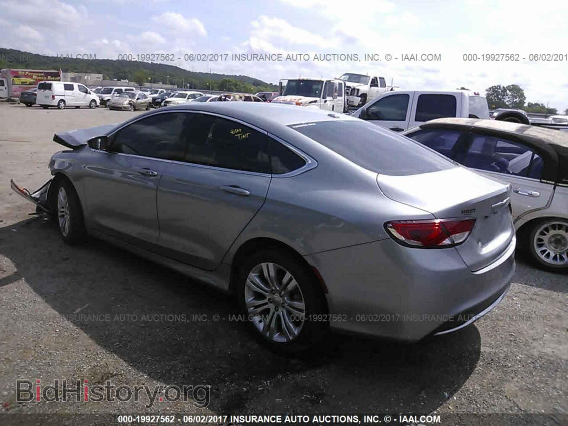 2015 Chrysler 200 - VIN: 1C3CCCAB4FN686422 - Photo 3