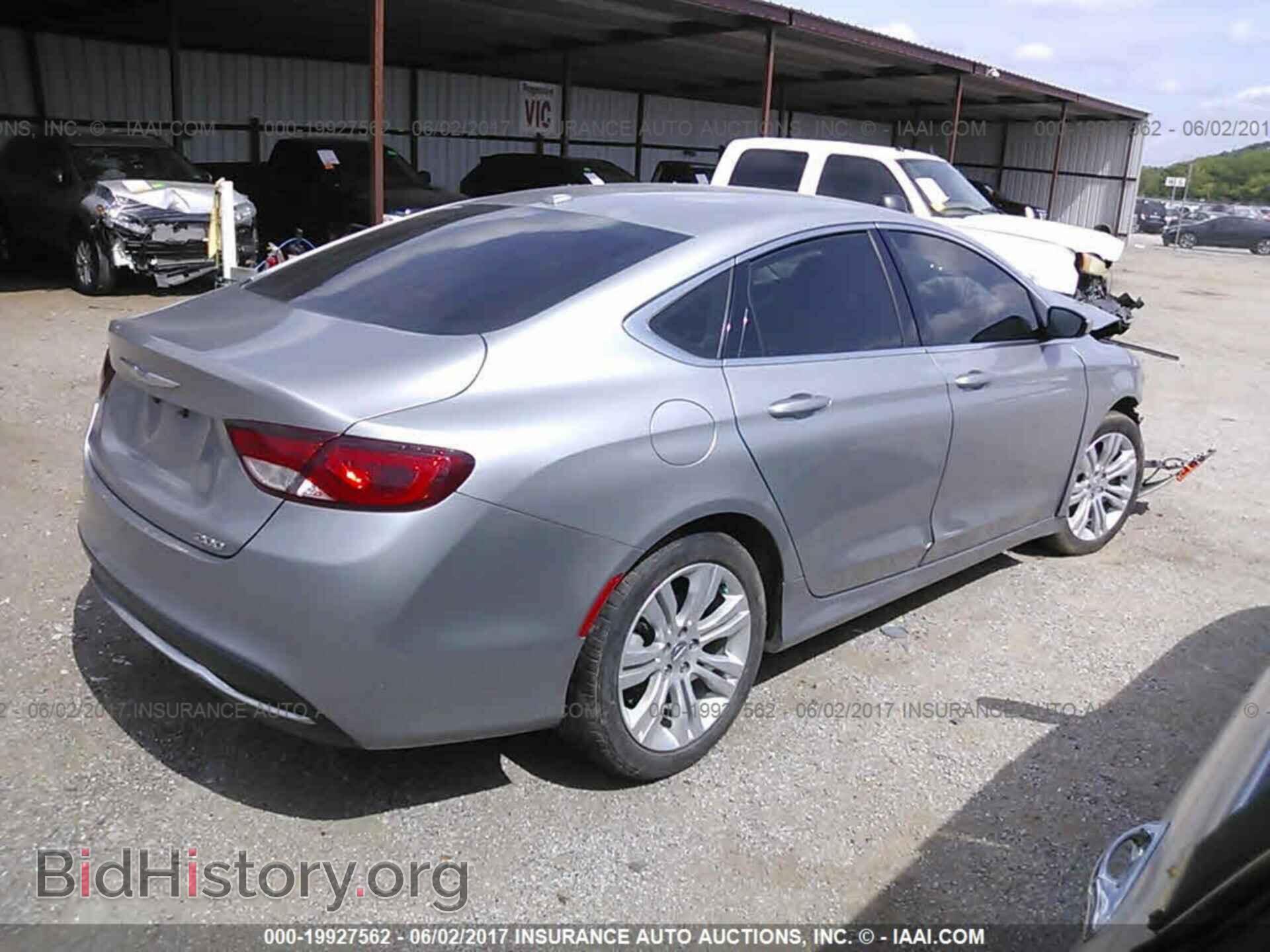 2015 Chrysler 200 - VIN: 1C3CCCAB4FN686422 - Photo 4