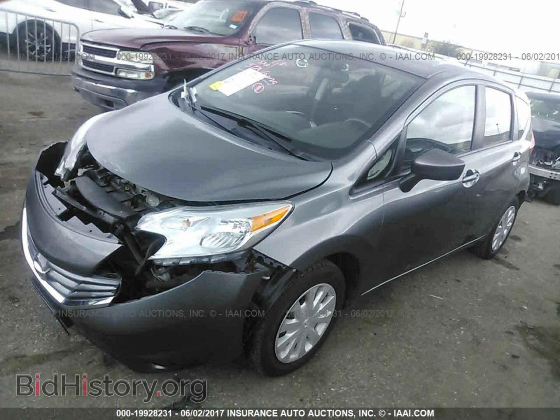 2016 Nissan Versa note - VIN: 3N1CE2CP5GL369276 - Фото 2