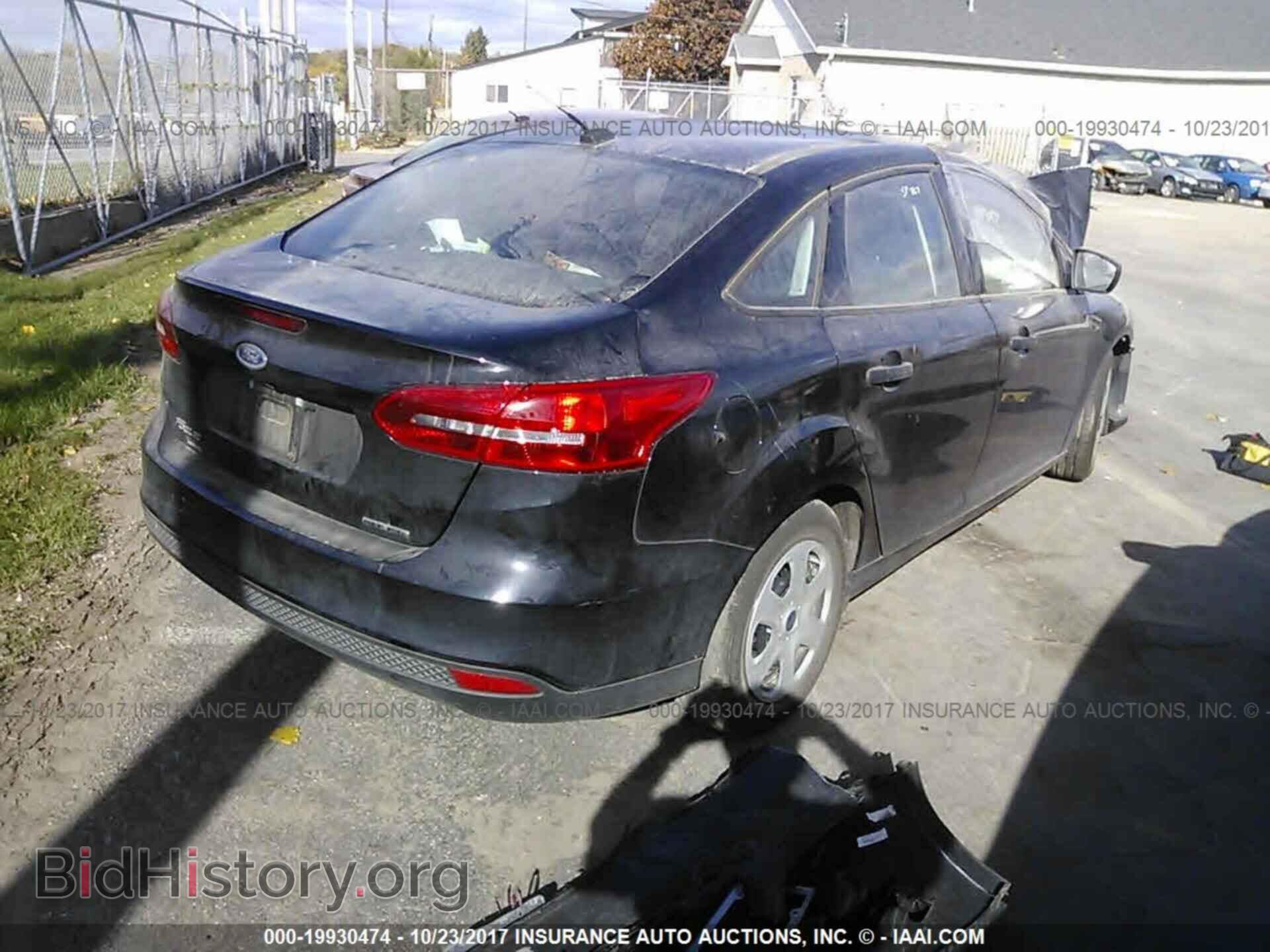 2016 Ford Focus - VIN: 1FADP3E29GL315290 - Photo 4