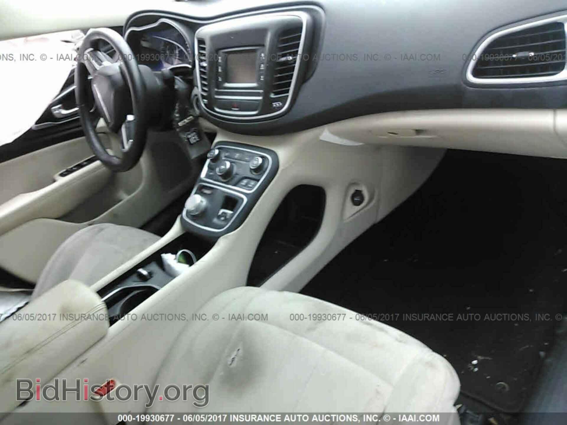 2015 Chrysler 200 - VIN: 1C3CCCAB2FN723628 - Photo 5