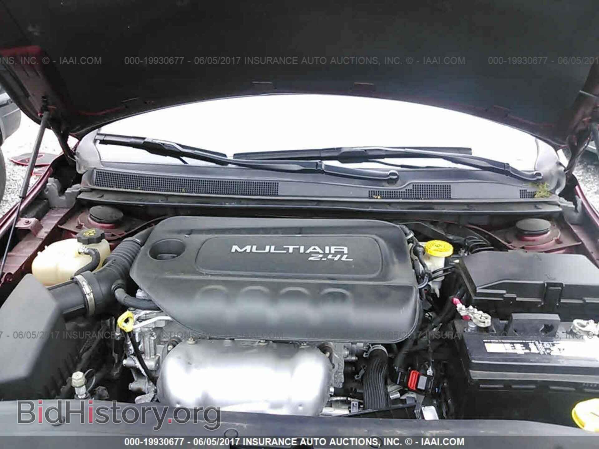 2015 Chrysler 200 - VIN: 1C3CCCAB2FN723628 - Photo 10