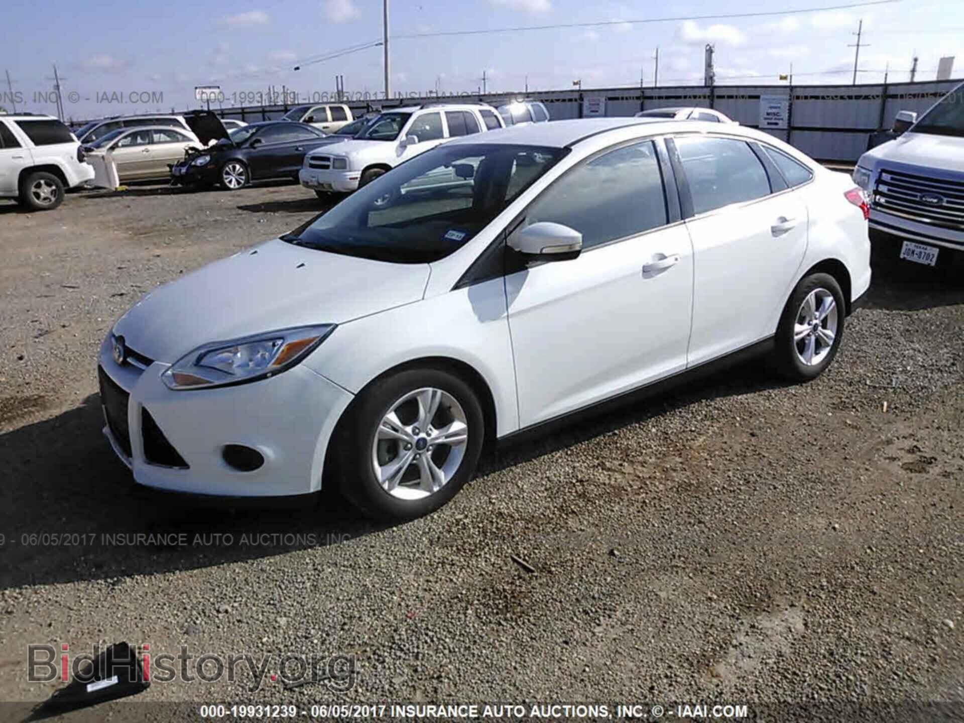 2013 Ford Focus - VIN: 1FADP3F29DL284360 - Фото 2