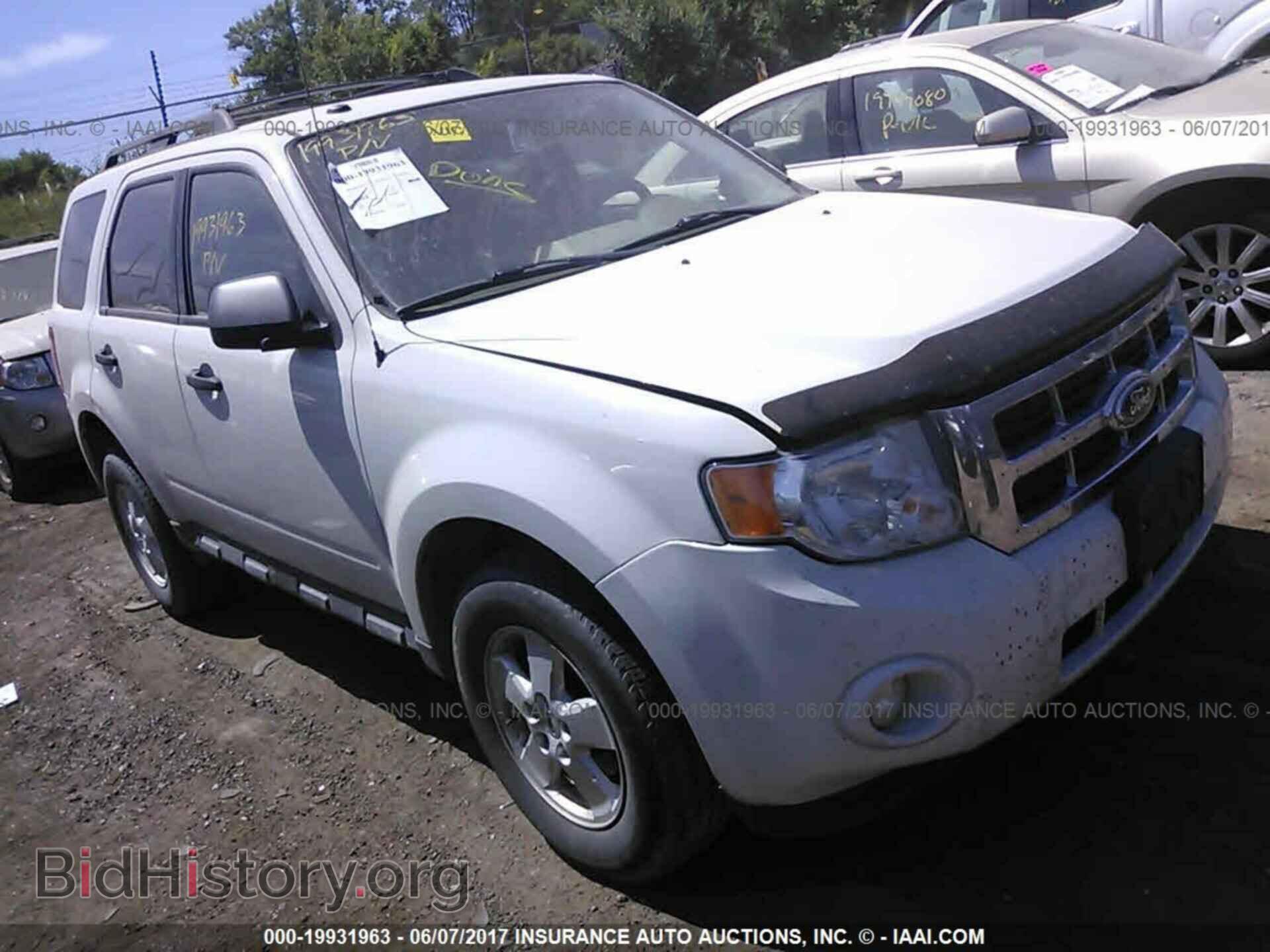 Photo 1FMCU9DG1BKA88802 - Ford Escape 2011
