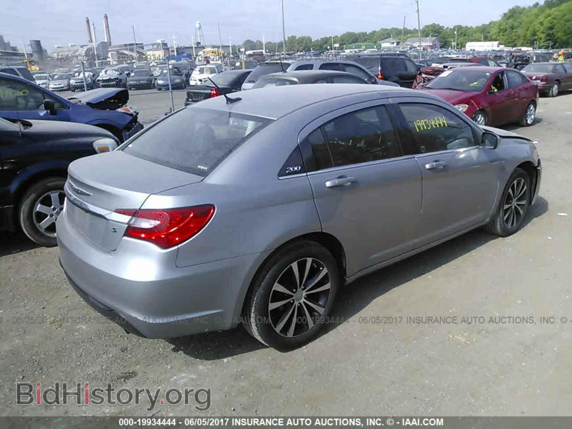 2013 Chrysler 200 - VIN: 1C3CCBBB5DN631855 - Photo 4