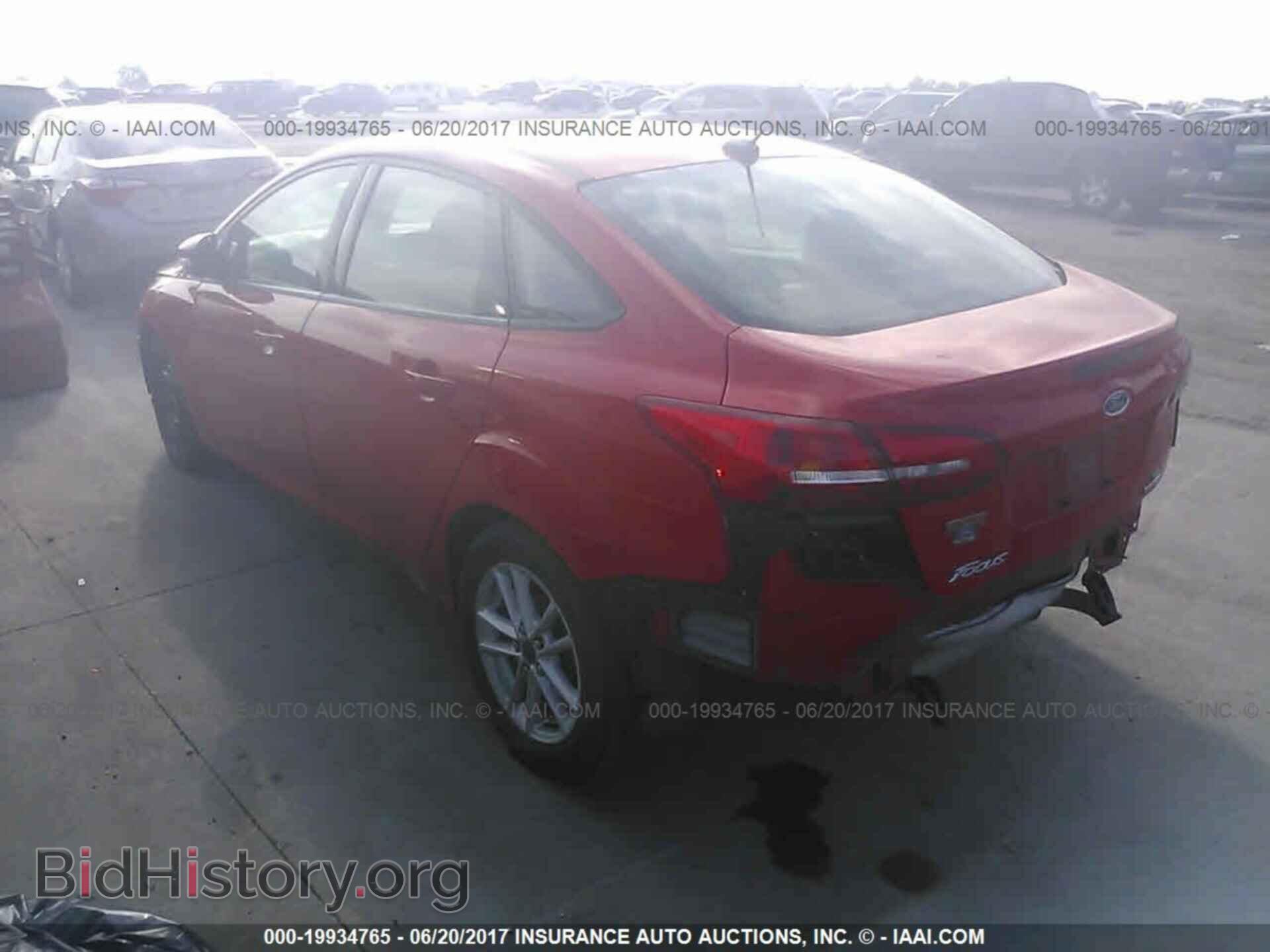 2015 Ford Focus - VIN: 1FADP3F29FL368410 - Photo 3