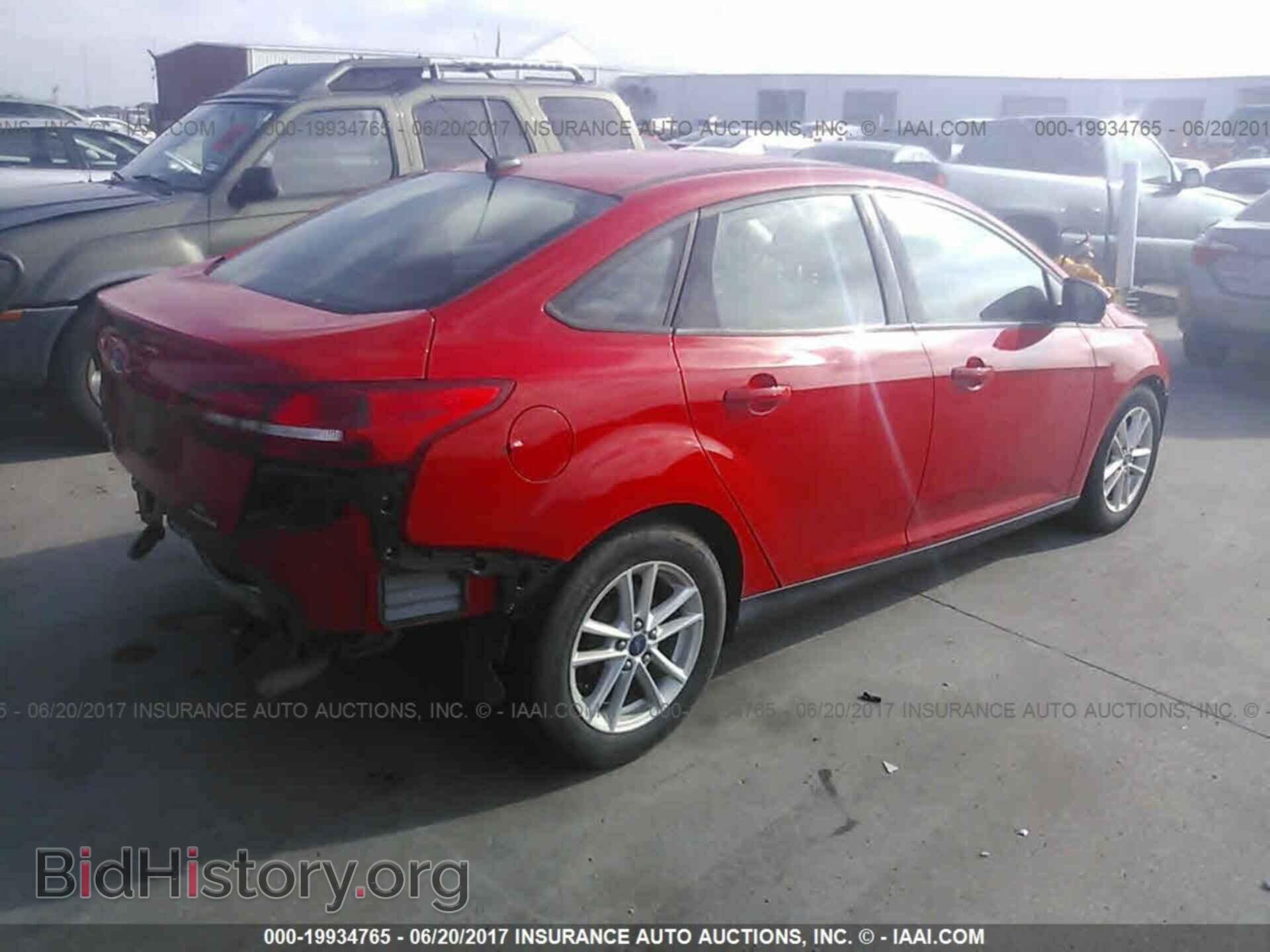 2015 Ford Focus - VIN: 1FADP3F29FL368410 - Photo 4