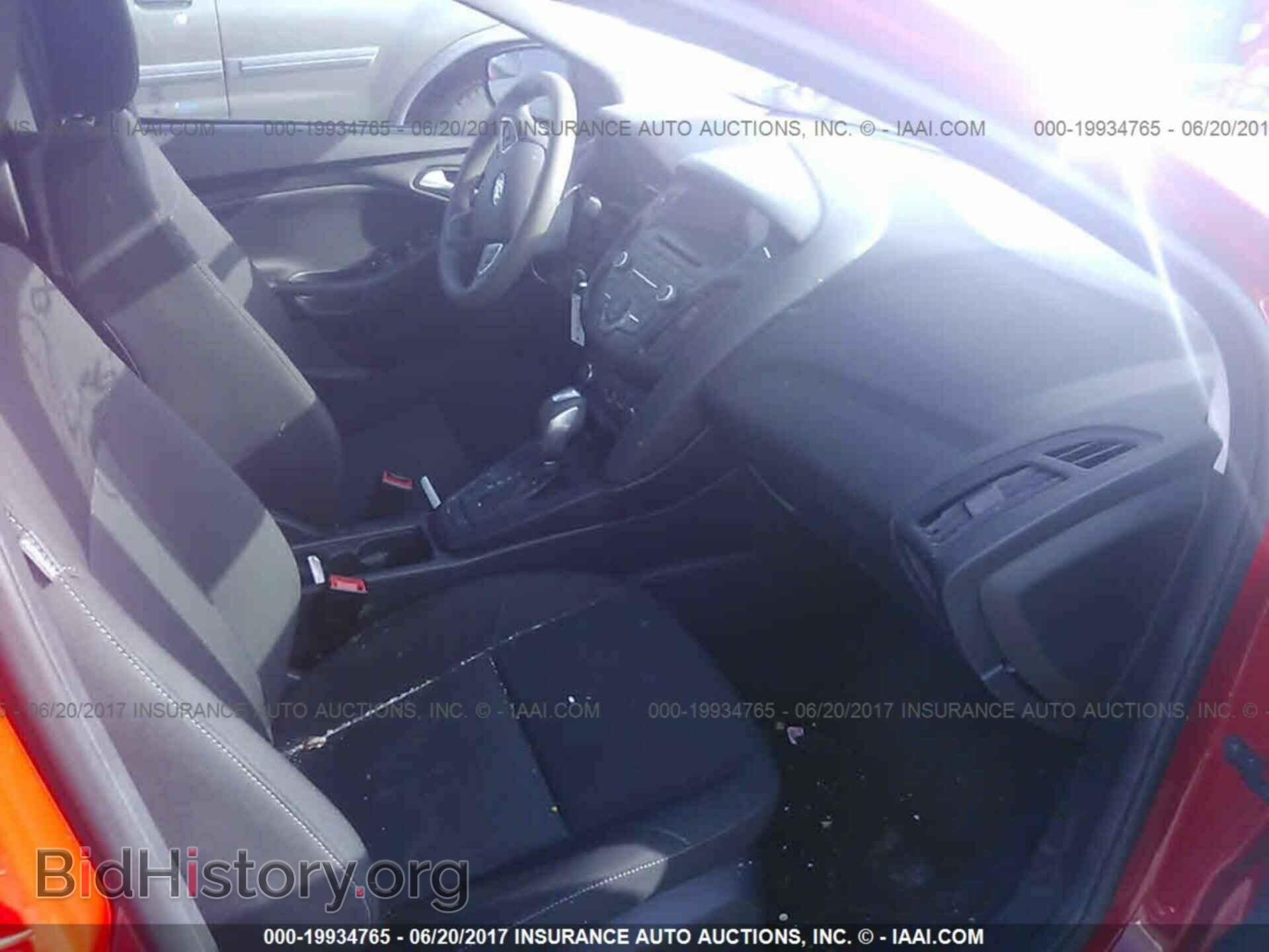 2015 Ford Focus - VIN: 1FADP3F29FL368410 - Photo 5