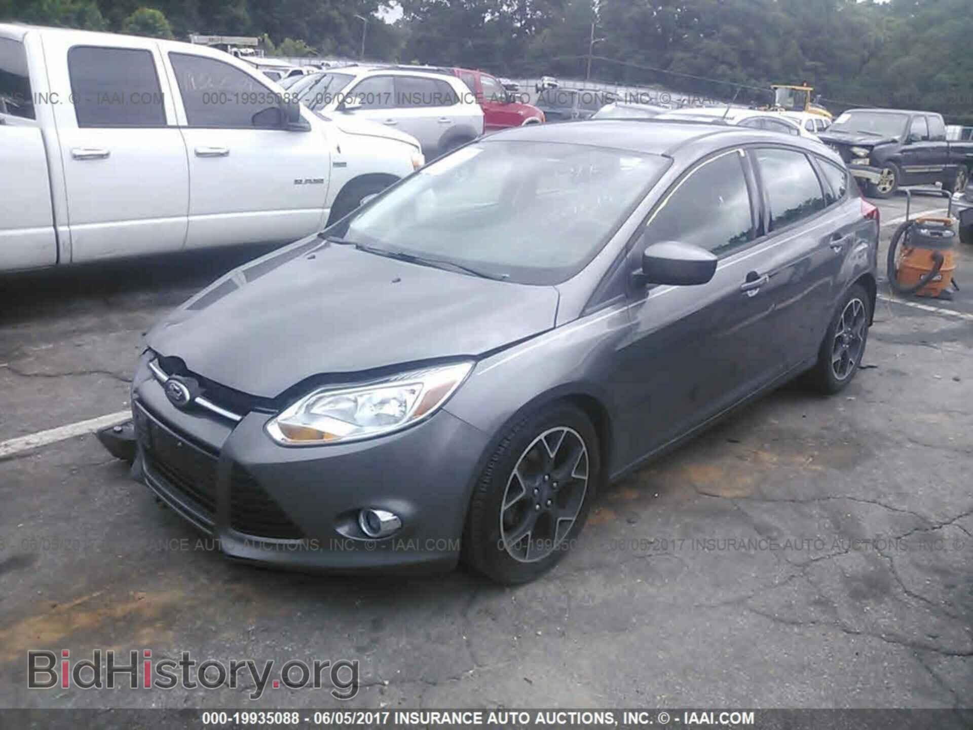 2012 Ford Focus - VIN: 1FAHP3K22CL377789 - Photo 2