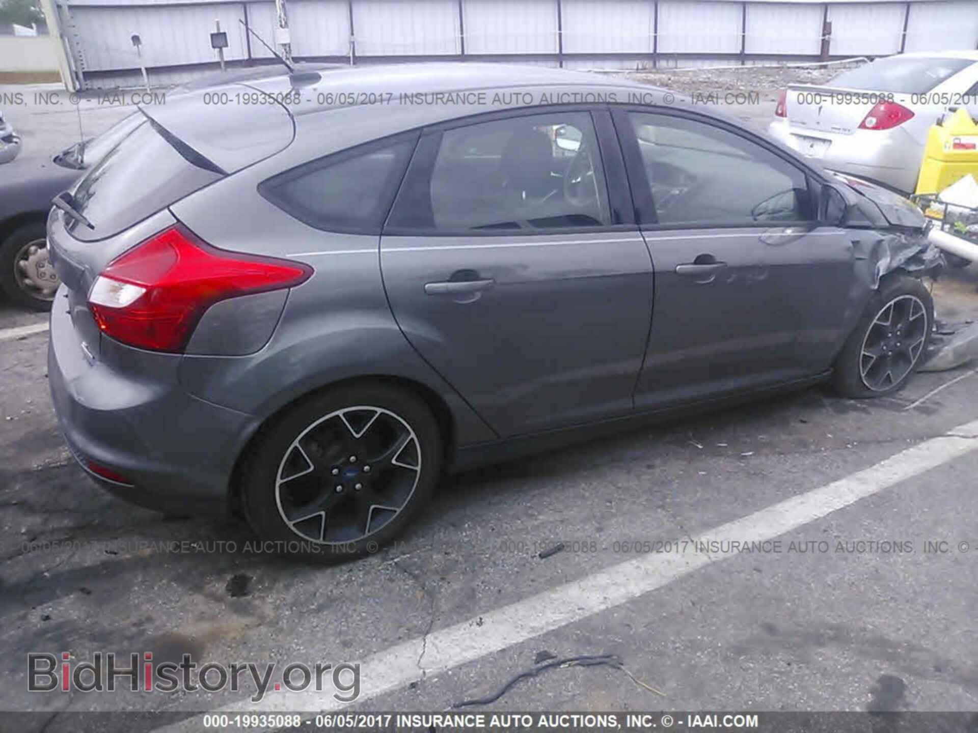 2012 Ford Focus - VIN: 1FAHP3K22CL377789 - Photo 4
