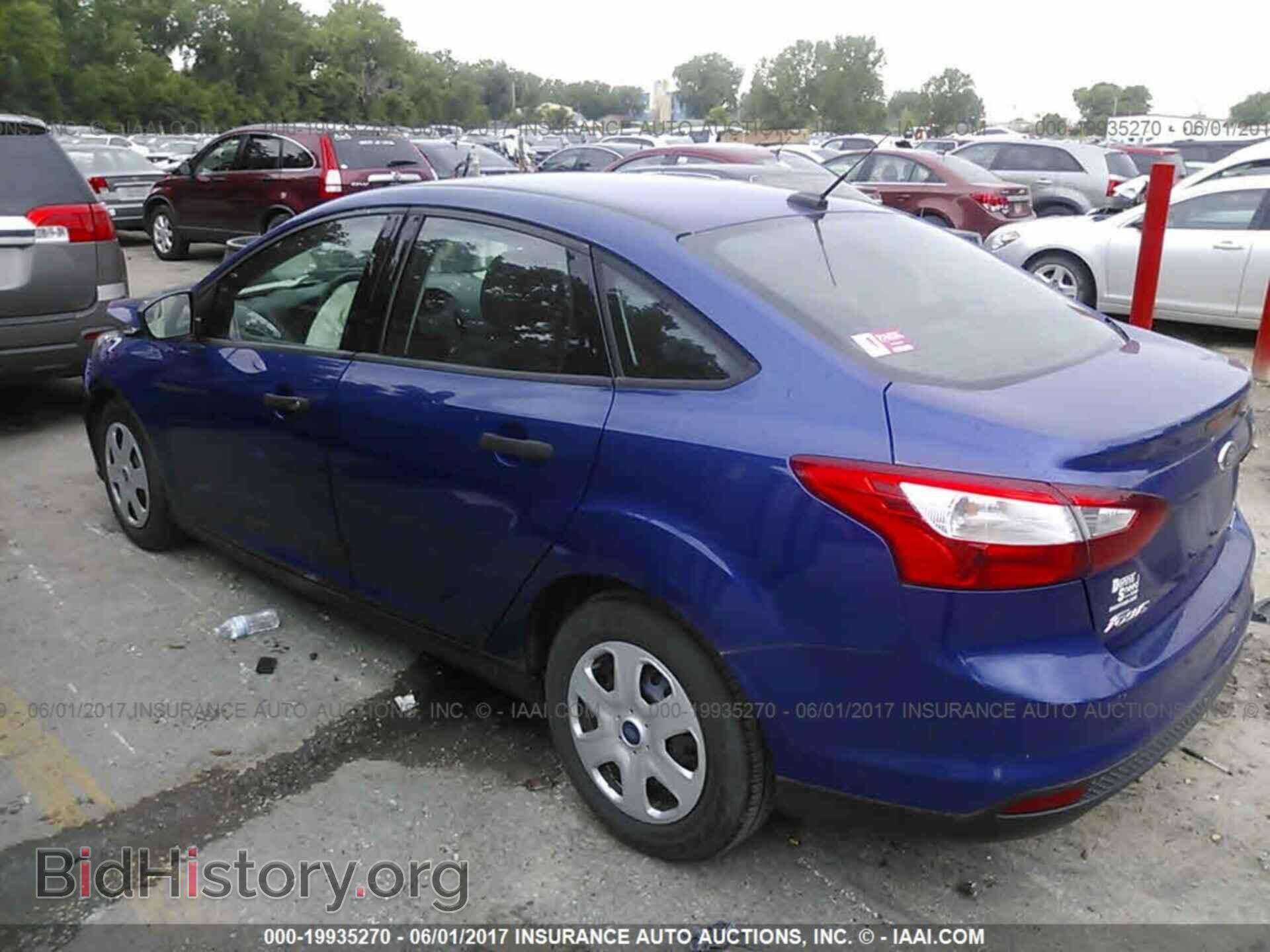 2012 Ford Focus - VIN: 1FAHP3E27CL413150 - Photo 3