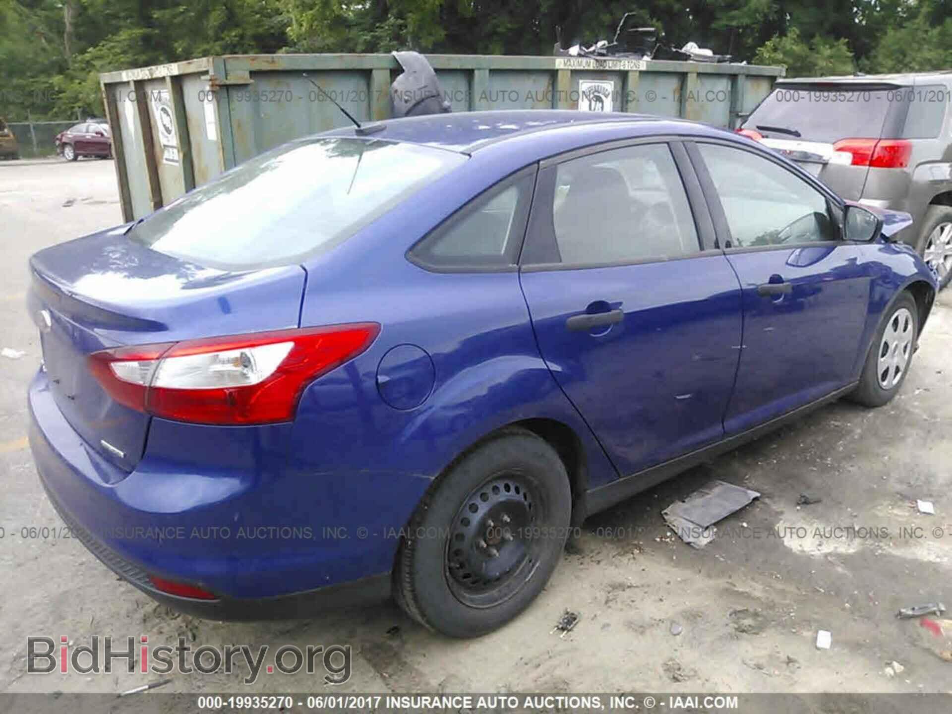 2012 Ford Focus - VIN: 1FAHP3E27CL413150 - Photo 4
