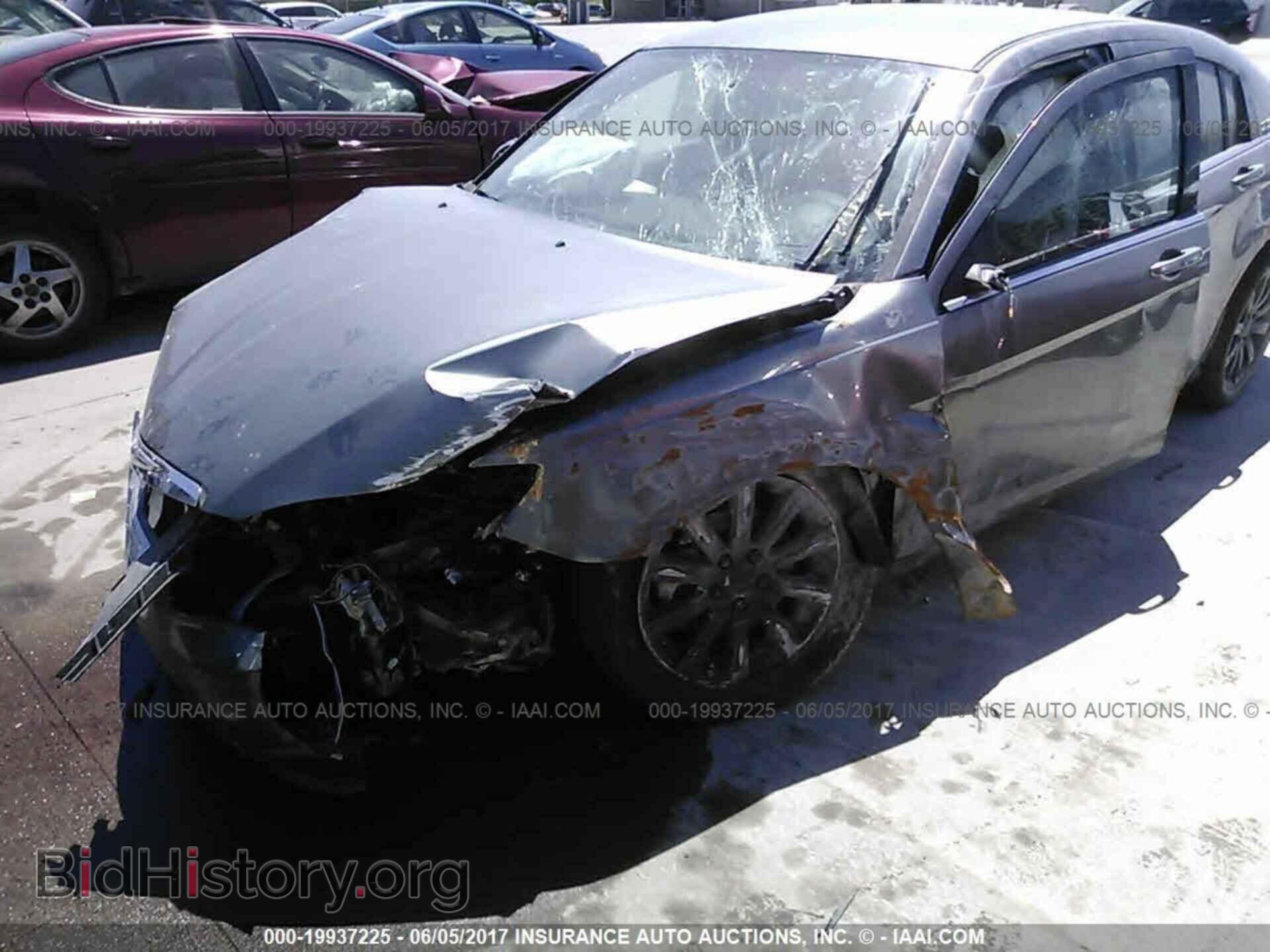 2013 Chrysler 200 - VIN: 1C3CCBBG1DN678232 - Фото 6
