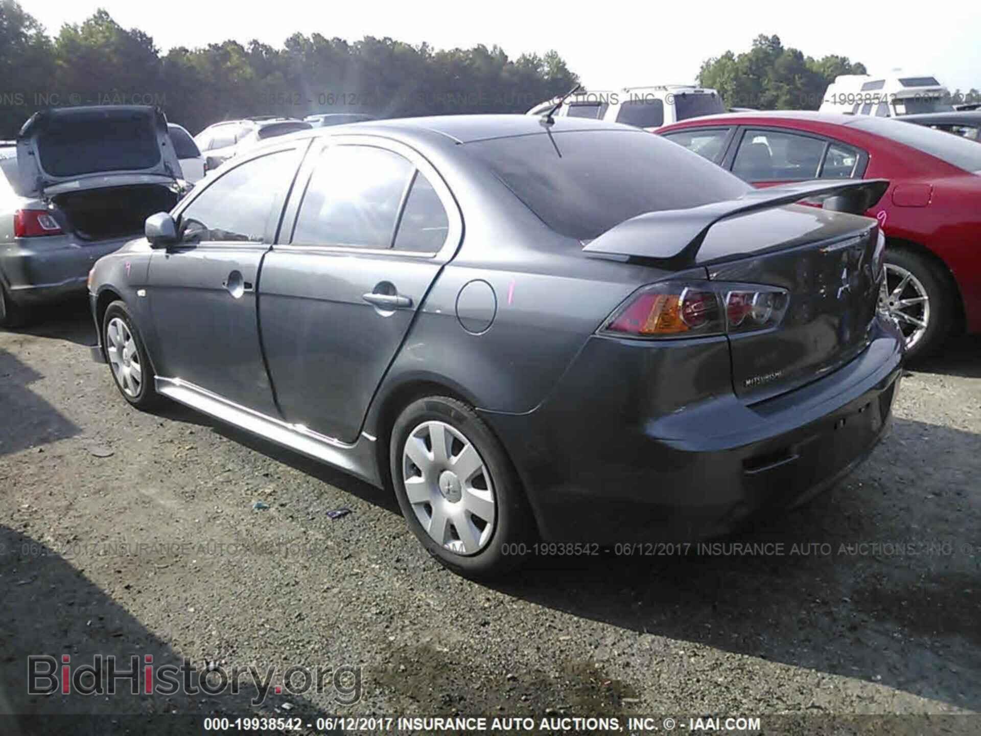2011 Mitsubishi Lancer - VIN: JA32U2FU4BU040692 - Фото 3