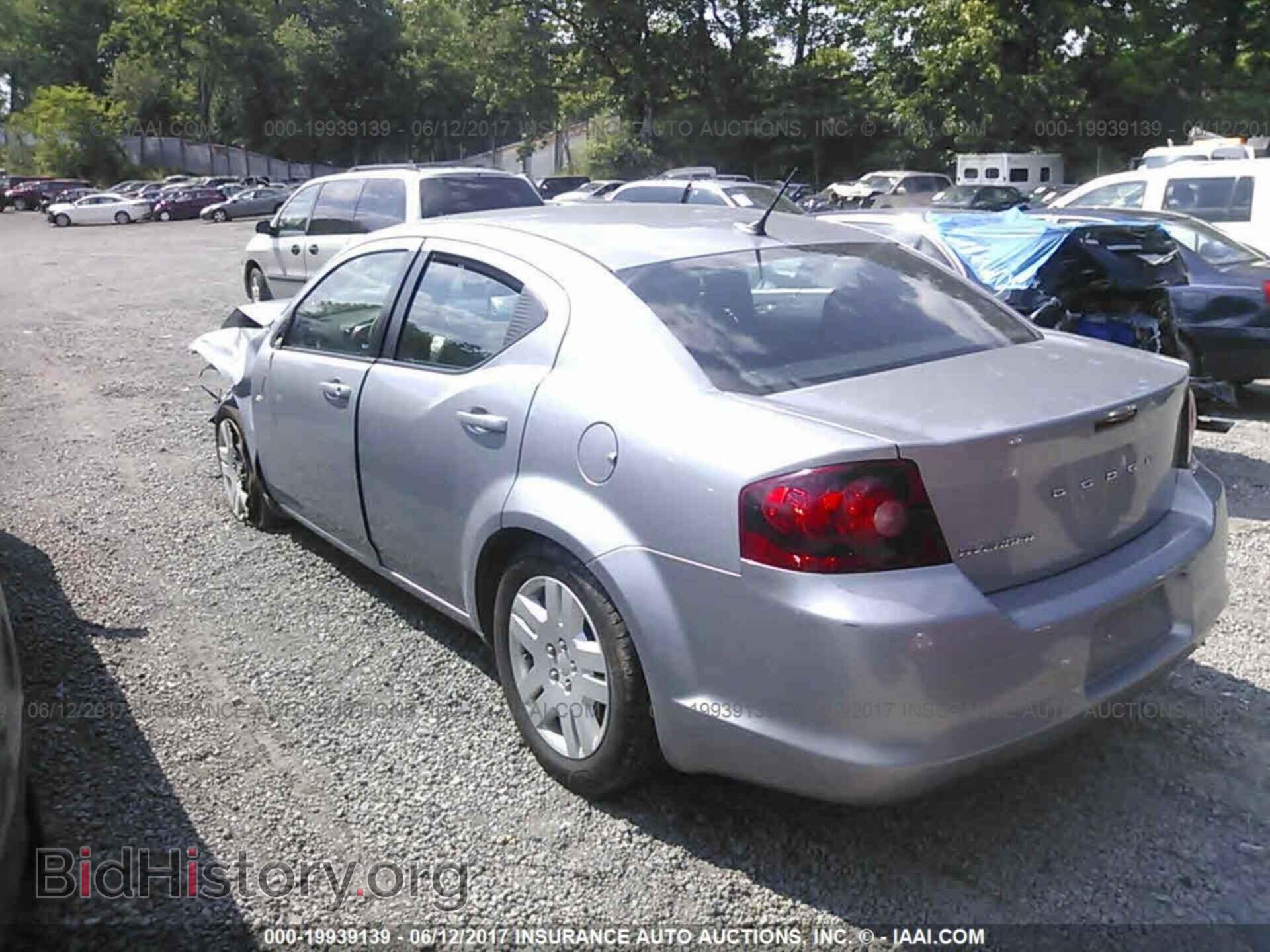 2014 Dodge Avenger - VIN: 1C3CDZAB1EN167262 - Photo 3