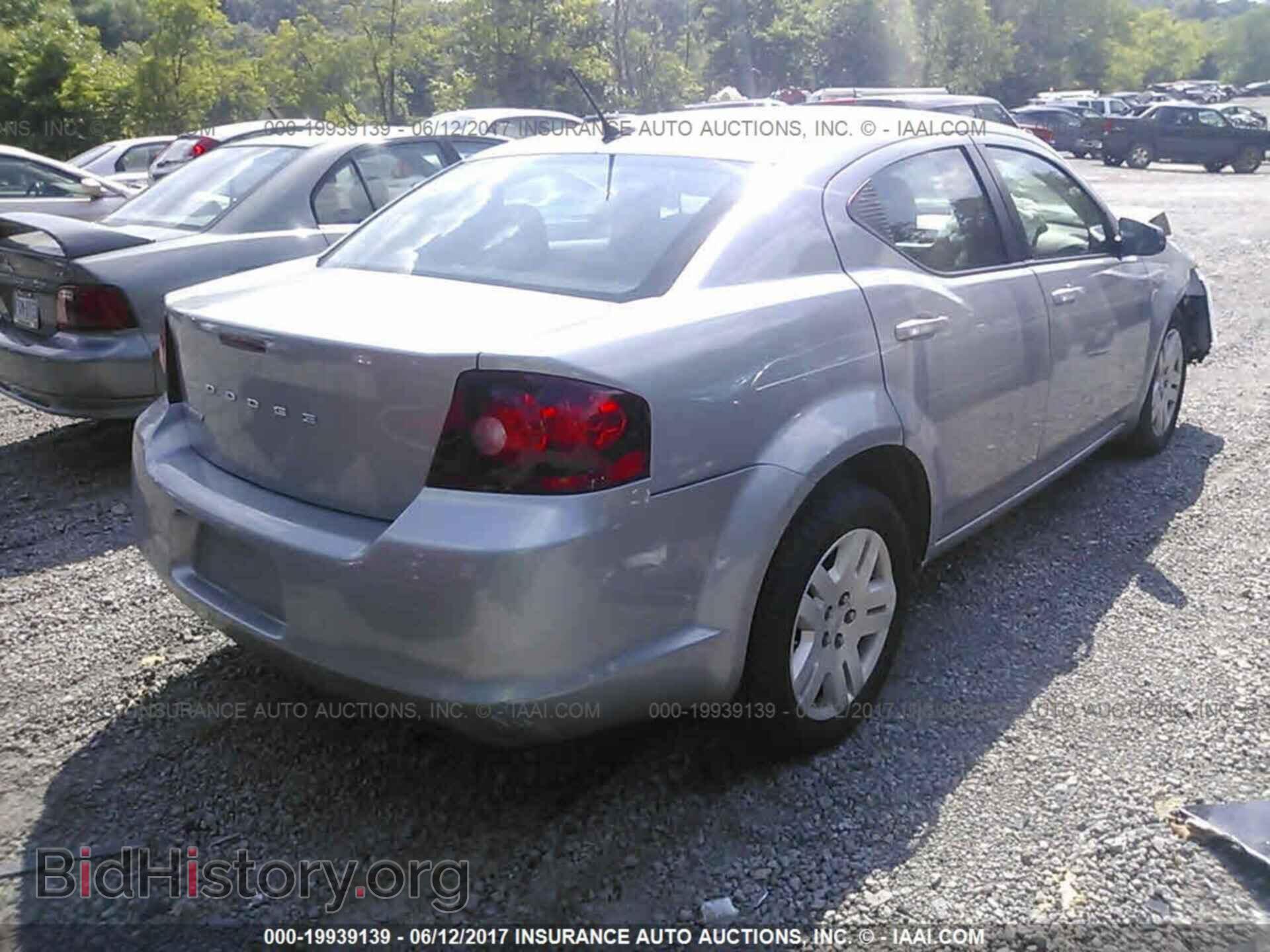 2014 Dodge Avenger - VIN: 1C3CDZAB1EN167262 - Photo 4