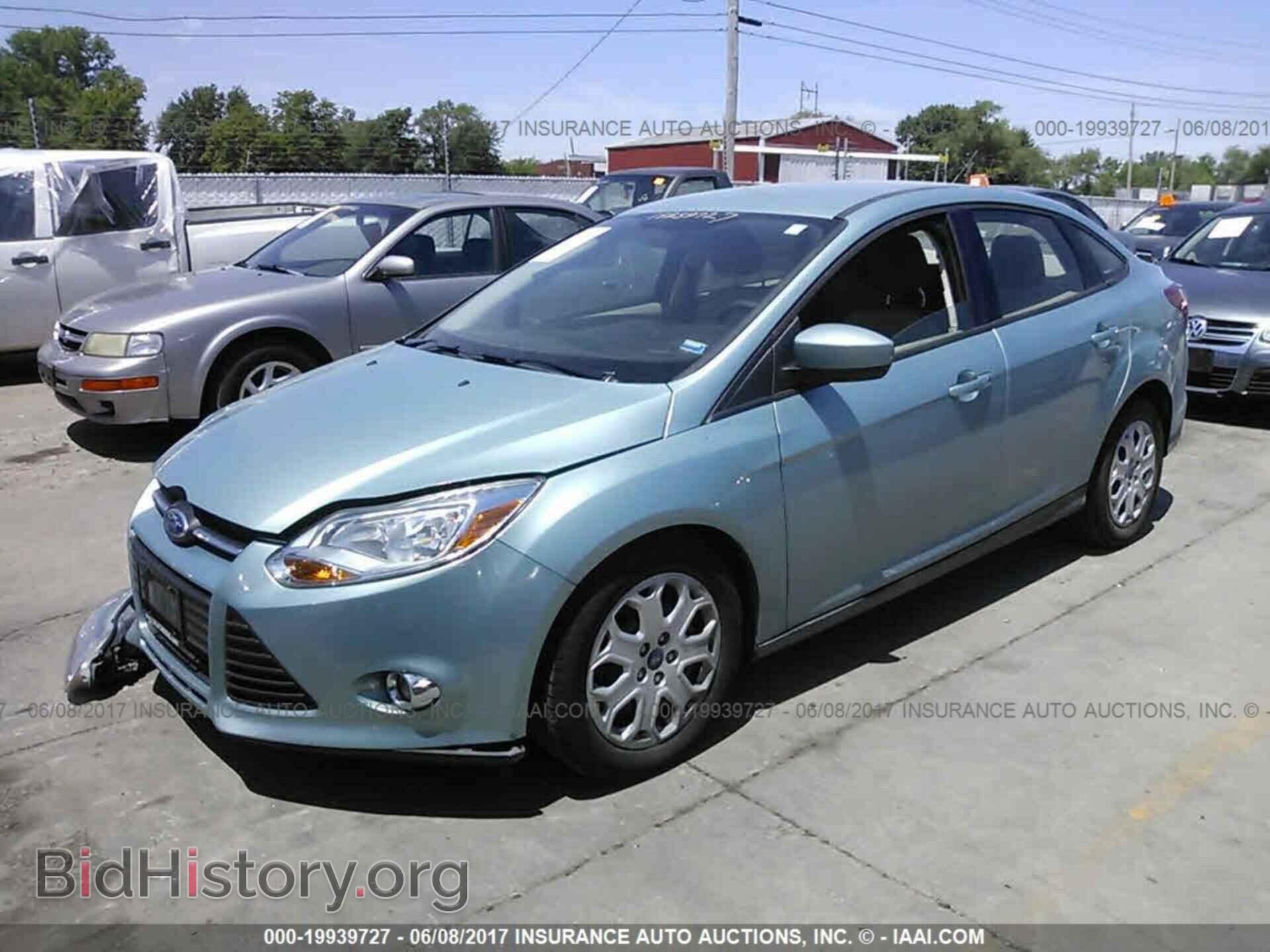 2012 Ford Focus - VIN: 1FAHP3F29CL222084 - Photo 2