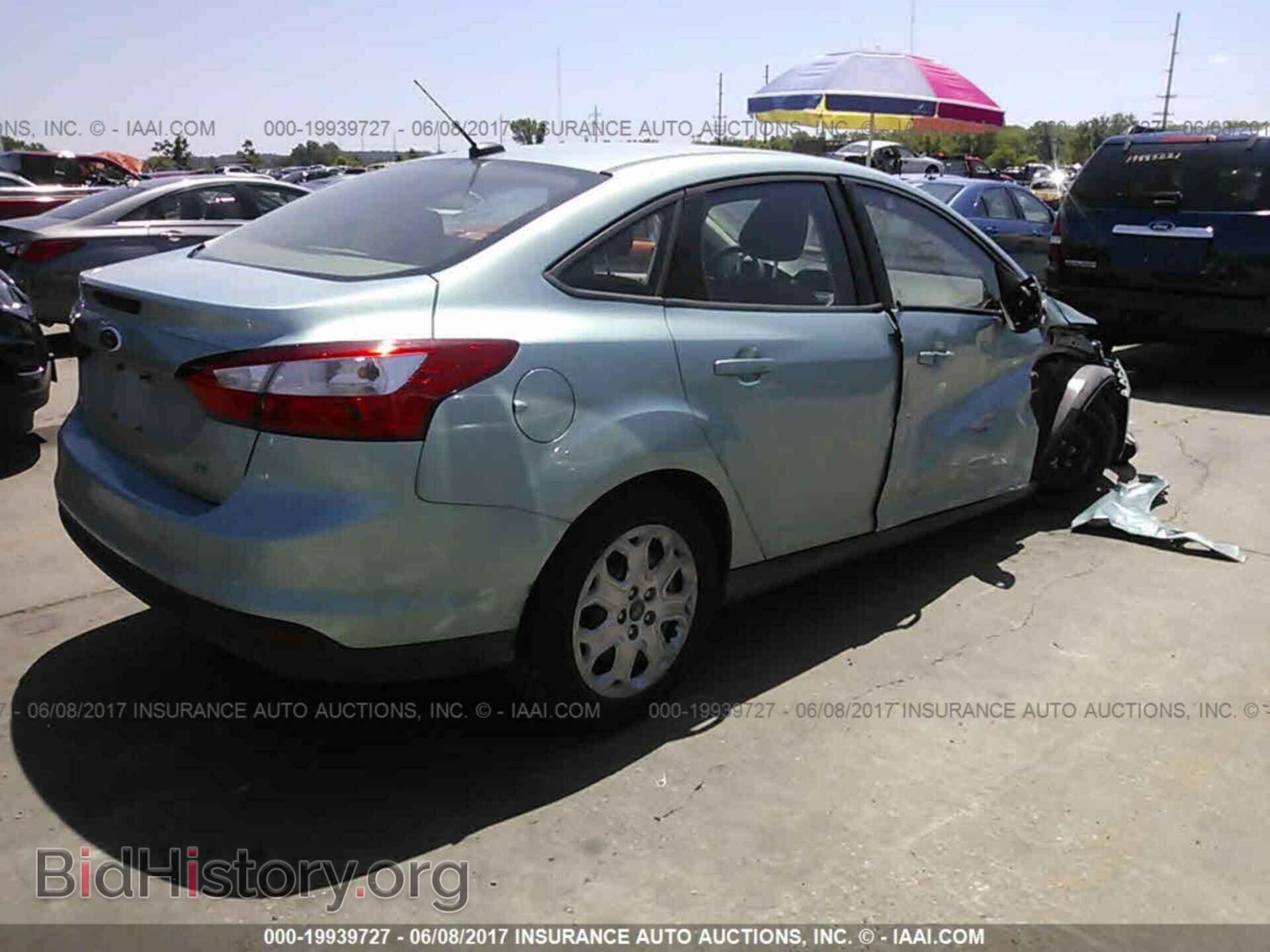 2012 Ford Focus - VIN: 1FAHP3F29CL222084 - Photo 4