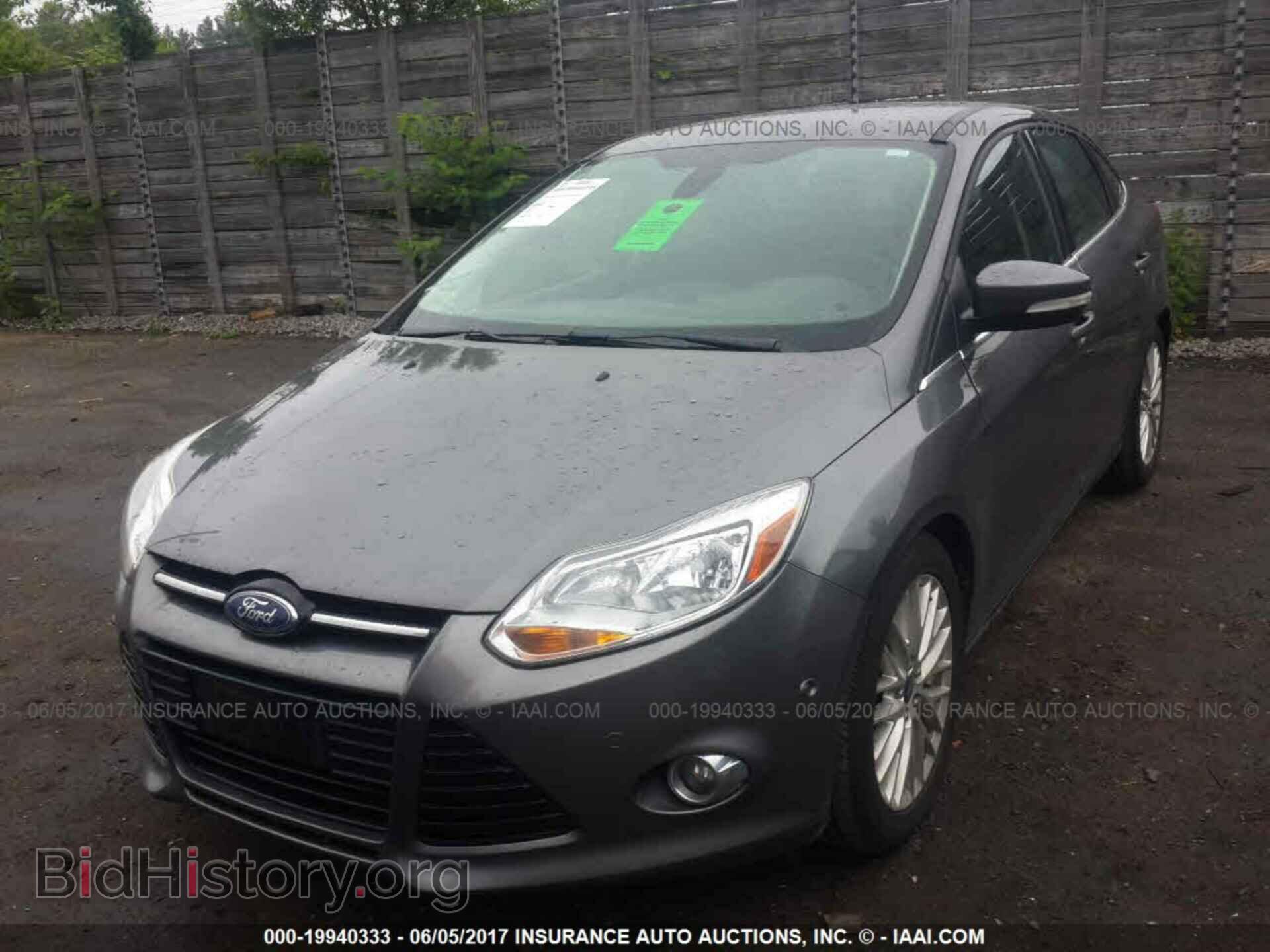 2012 Ford Focus - VIN: 1FAHP3H2XCL204433 - Photo 2