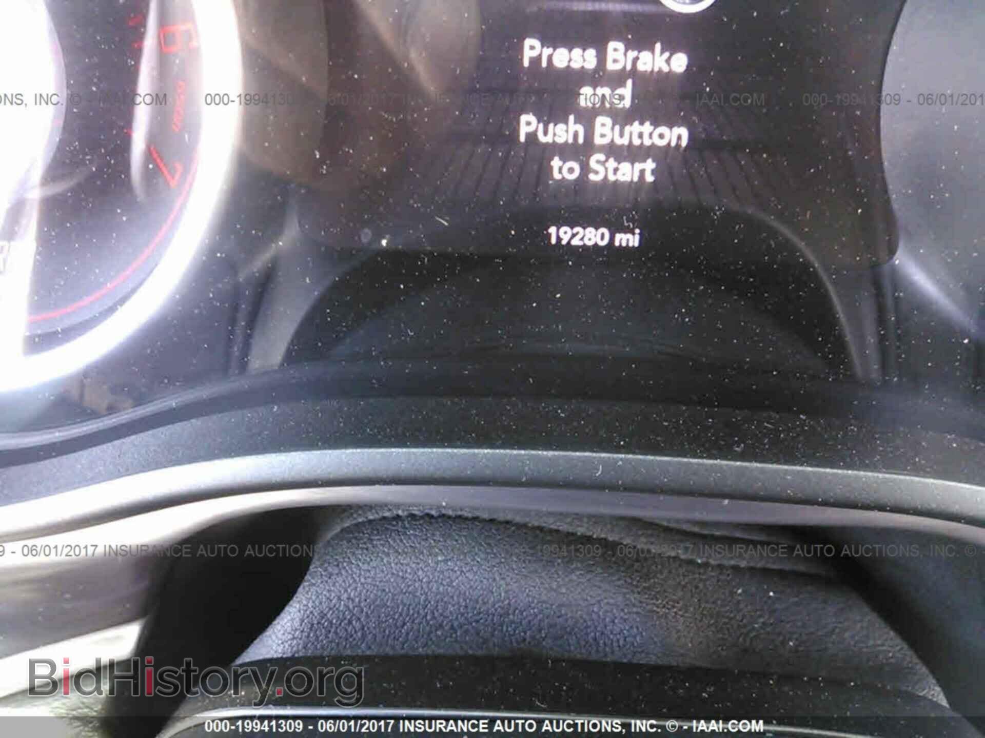 2015 Dodge Challenger - VIN: 2C3CDZAT7FH737459 - Photo 7