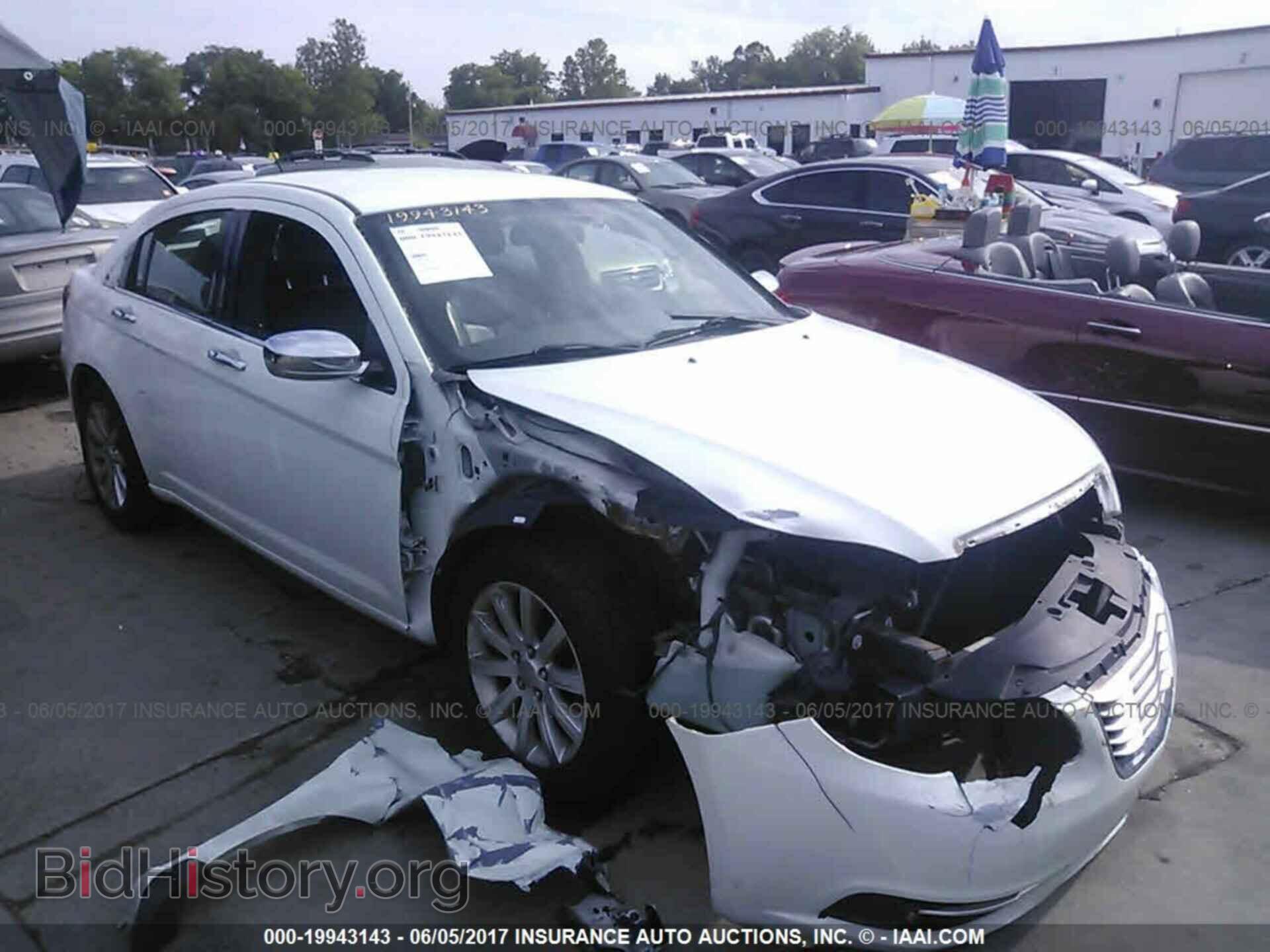 Photo 1C3CCBCG6DN744059 - Chrysler 200 2013