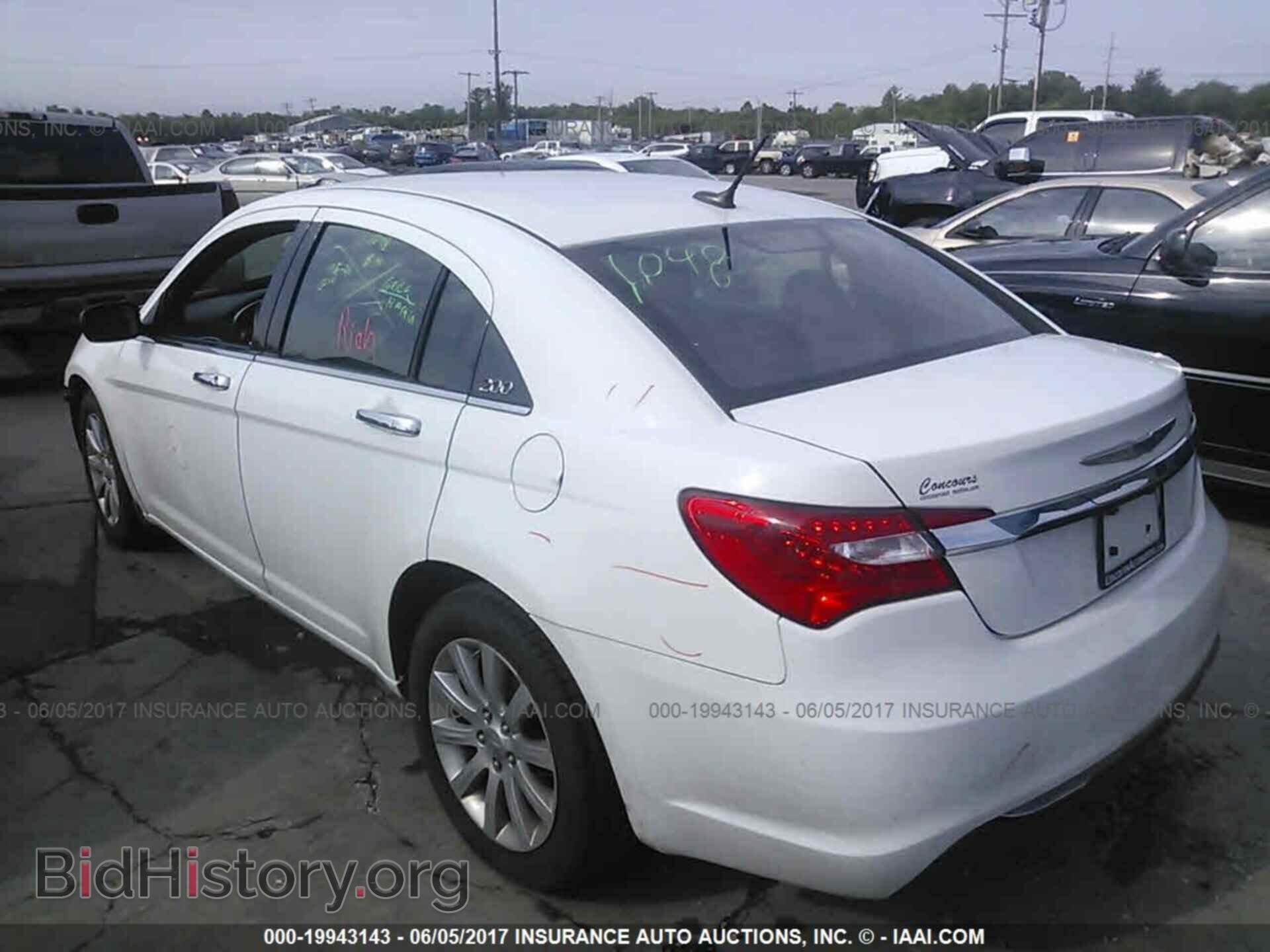 2013 Chrysler 200 - VIN: 1C3CCBCG6DN744059 - Photo 3