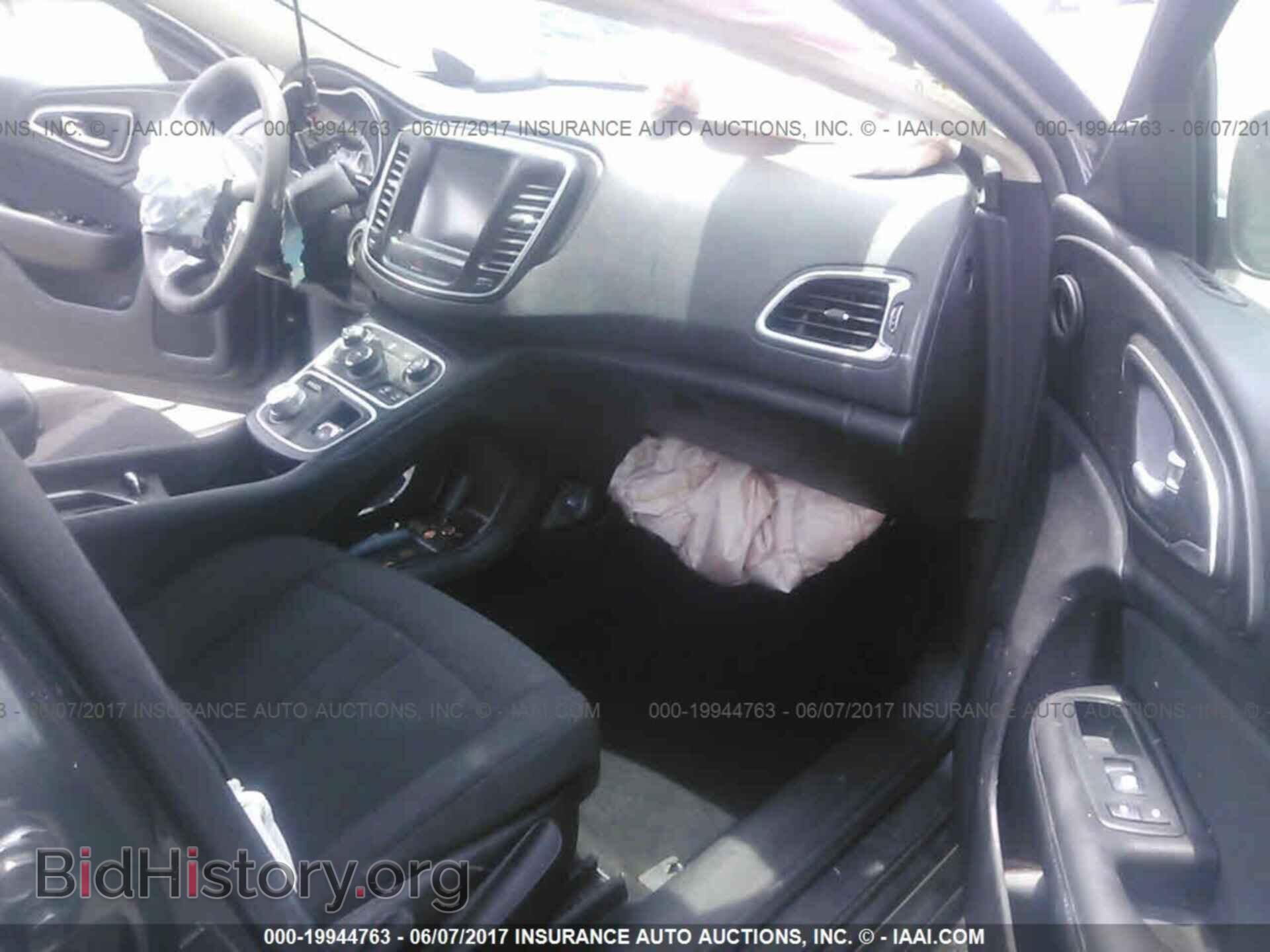 2016 Chrysler 200 - VIN: 1C3CCCAB4GN176010 - Фото 5