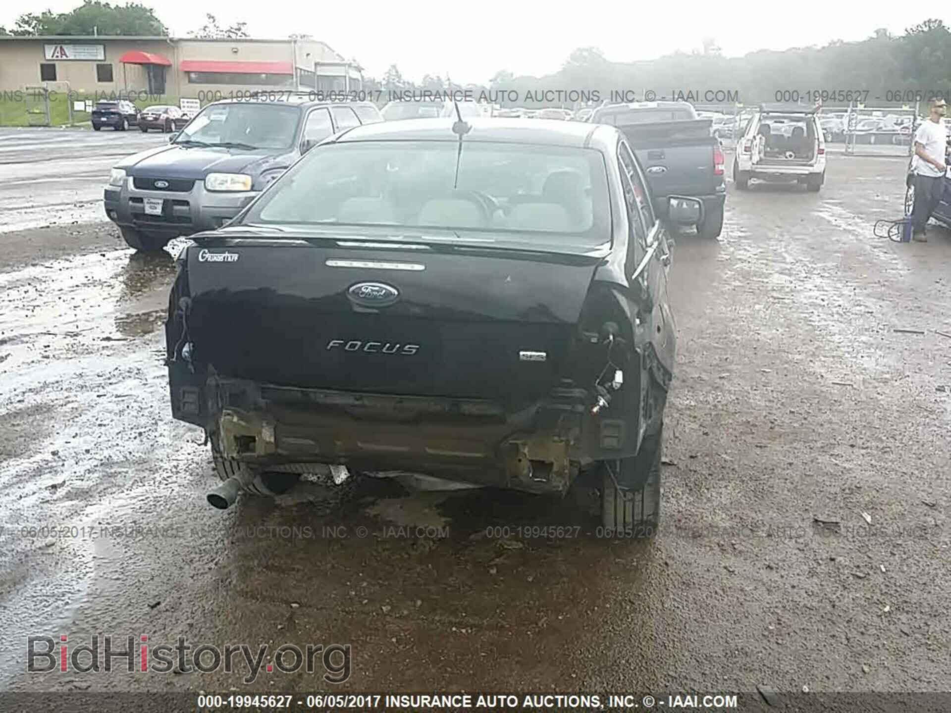 2011 Ford Focus - VIN: 1FAHP3GN9BW153631 - Photo 6