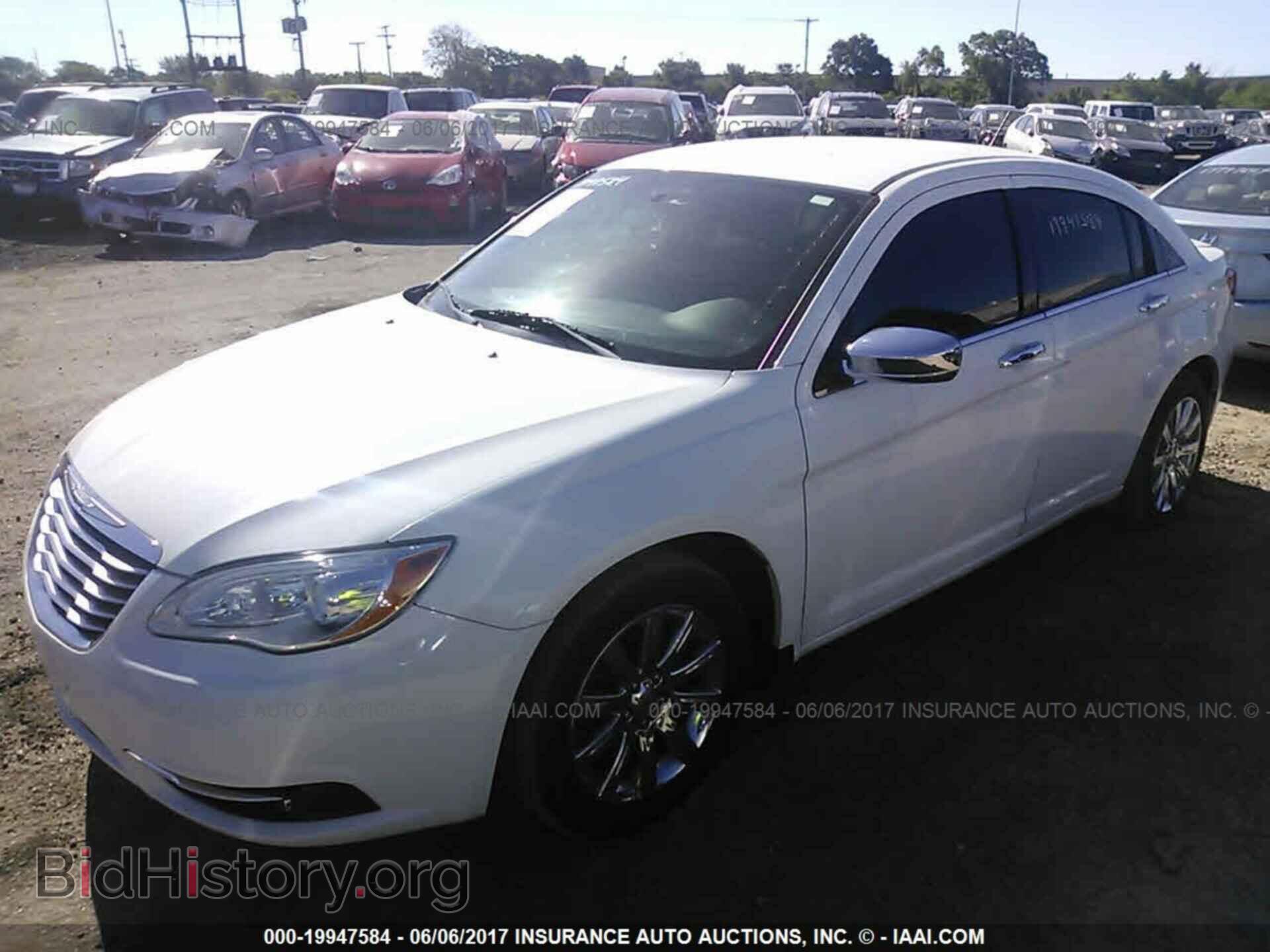 2013 Chrysler 200 - VIN: 1C3CCBCG6DN746958 - Photo 2