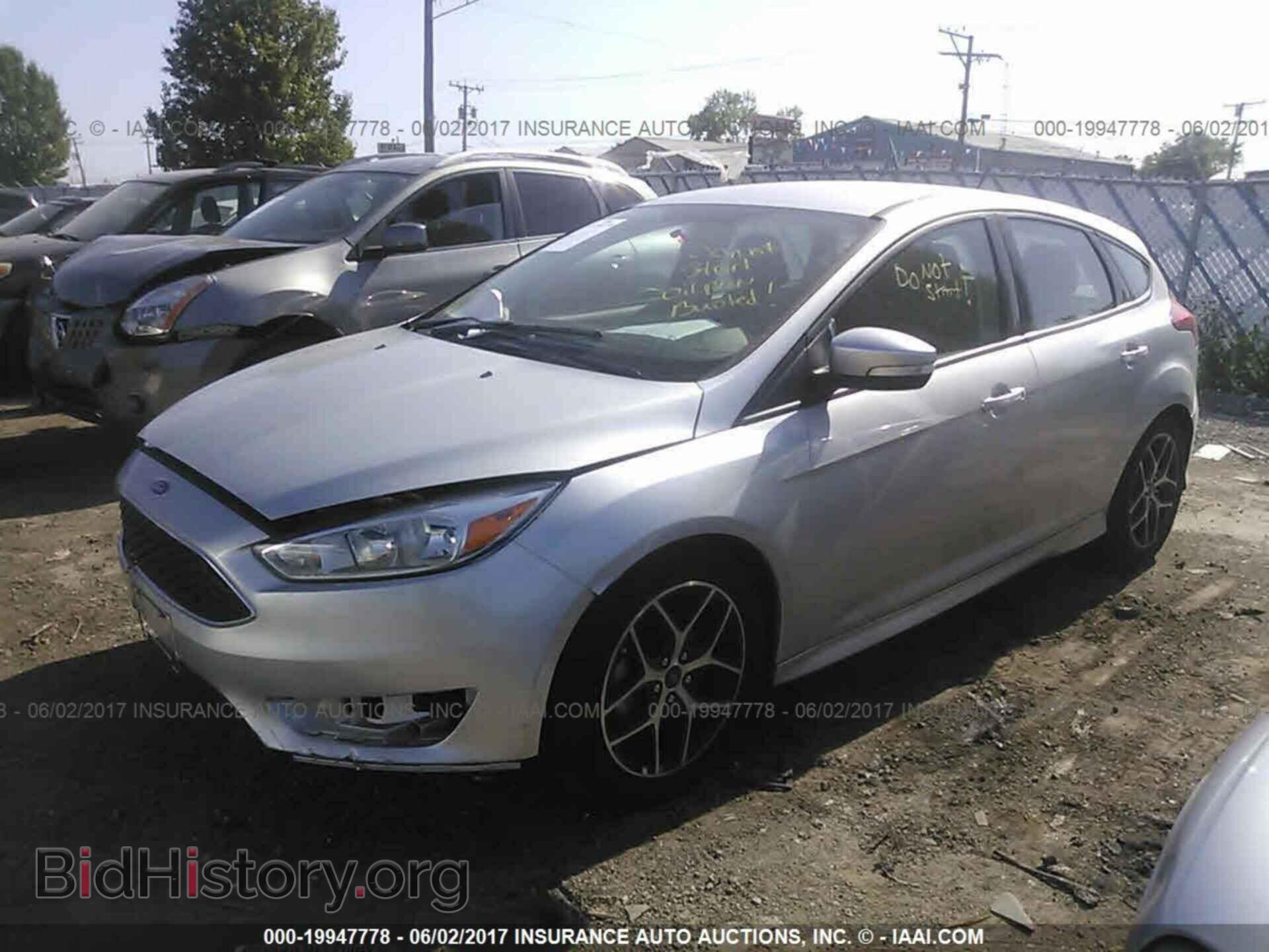 2016 Ford Focus - VIN: 1FADP3K28GL331193 - Photo 2