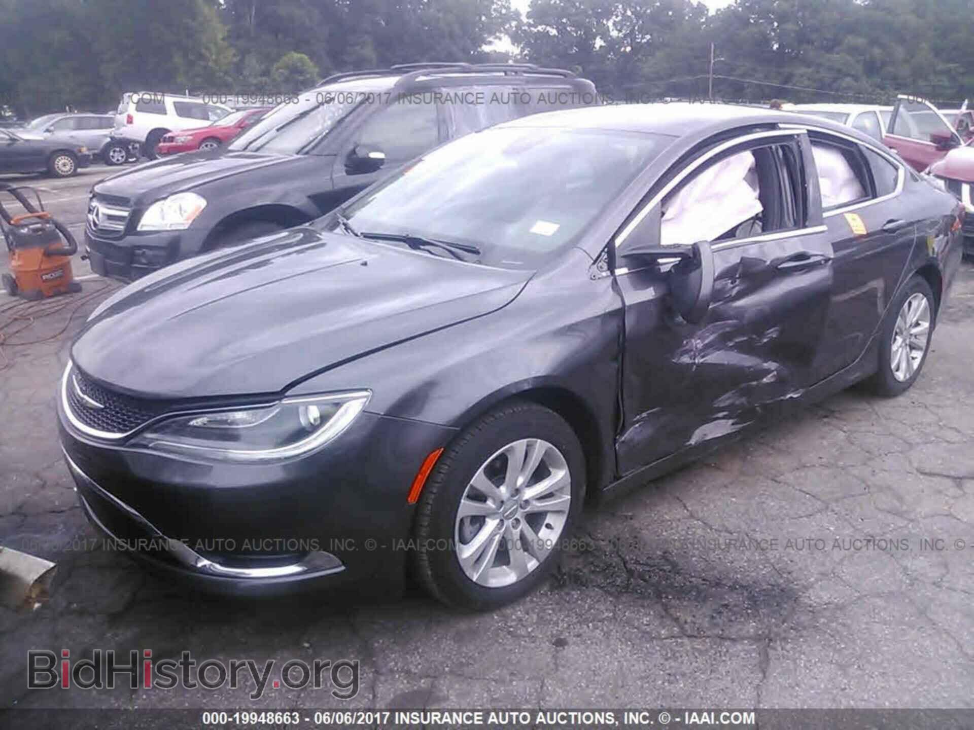 2016 Chrysler 200 - VIN: 1C3CCCAB2GN170996 - Photo 2