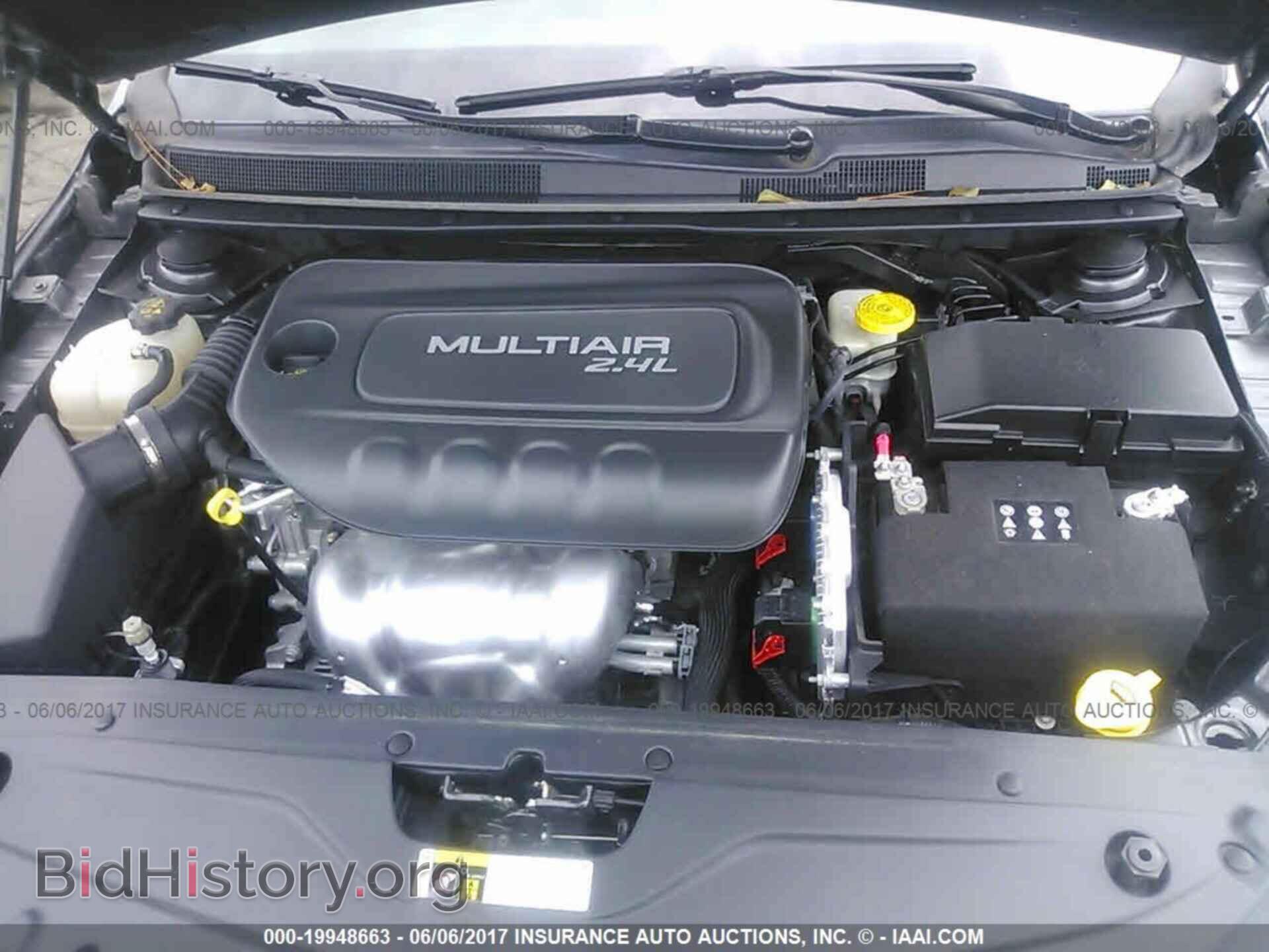 2016 Chrysler 200 - VIN: 1C3CCCAB2GN170996 - Photo 10