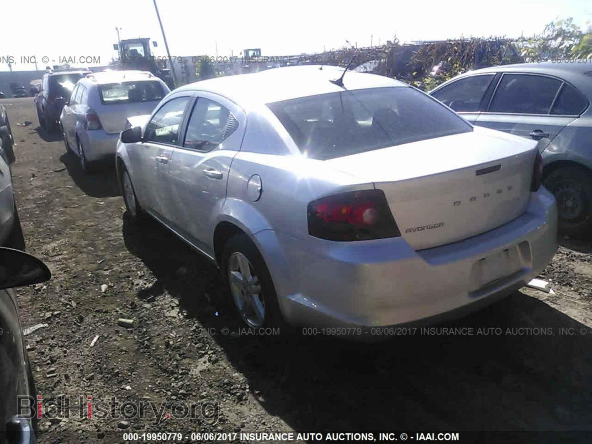 2011 Dodge Avenger - VIN: 1B3BD1FB2BN538220 - Фото 3