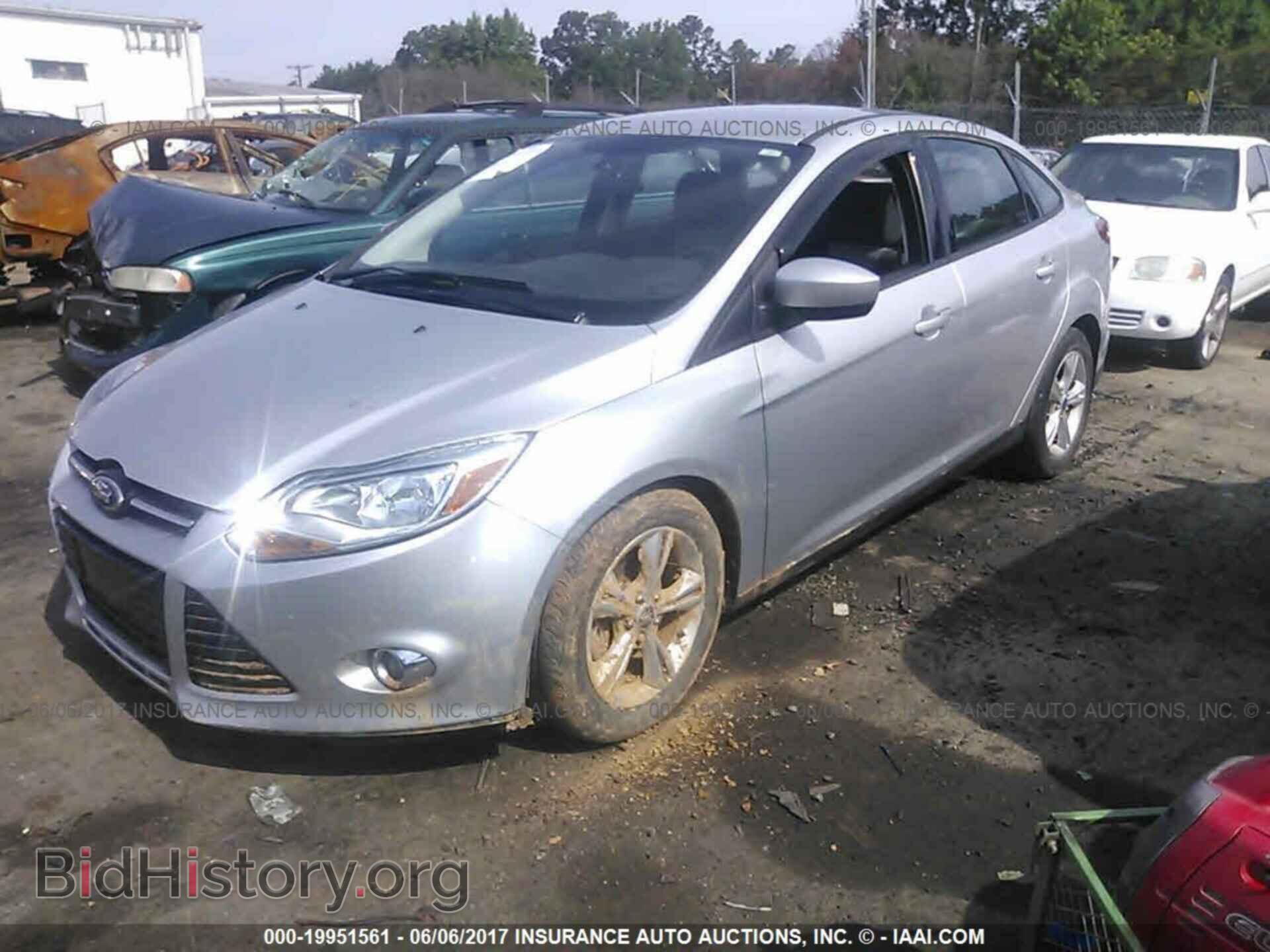 2012 Ford Focus - VIN: 1FAHP3F20CL433013 - Photo 2