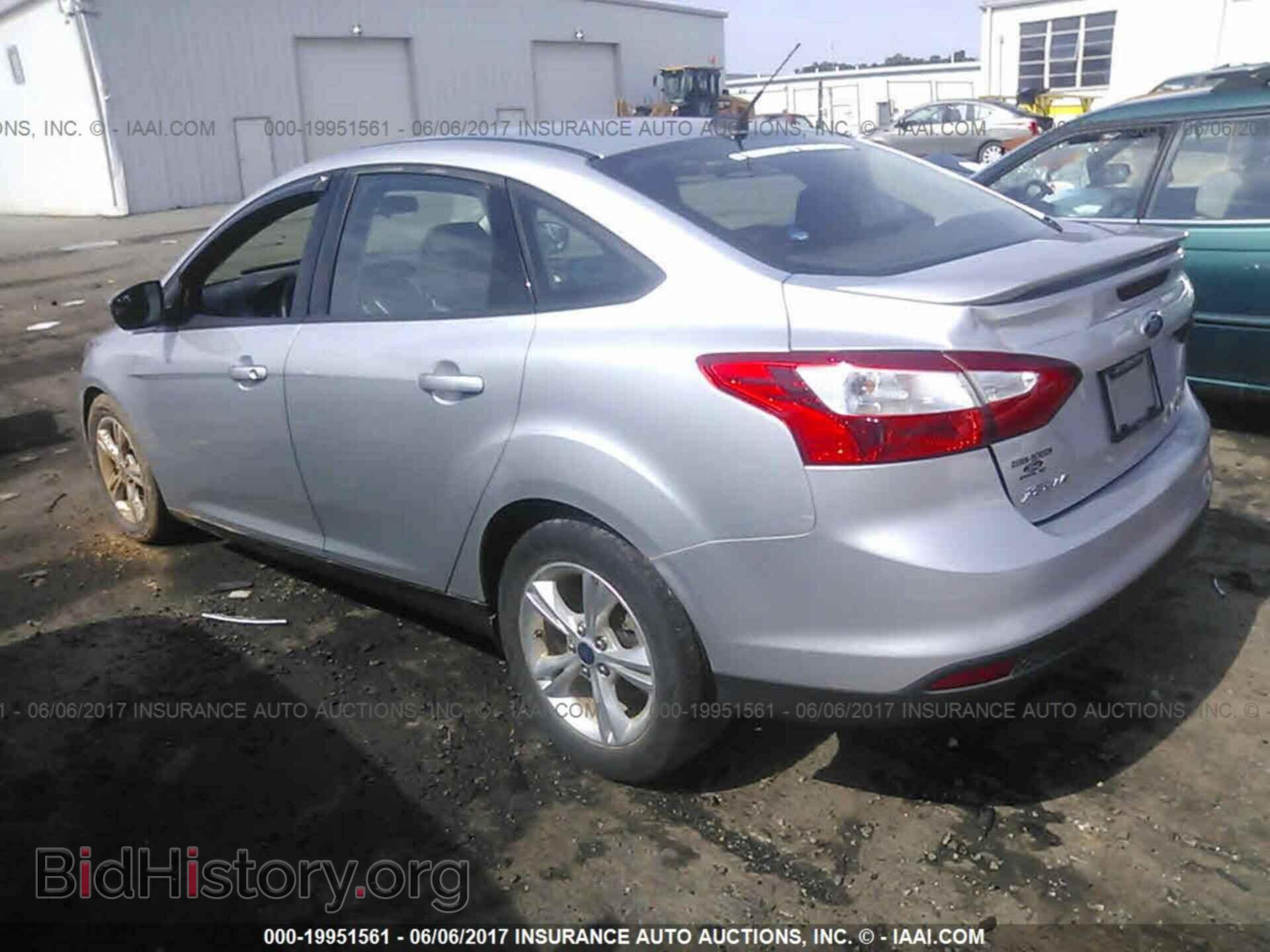 2012 Ford Focus - VIN: 1FAHP3F20CL433013 - Photo 3