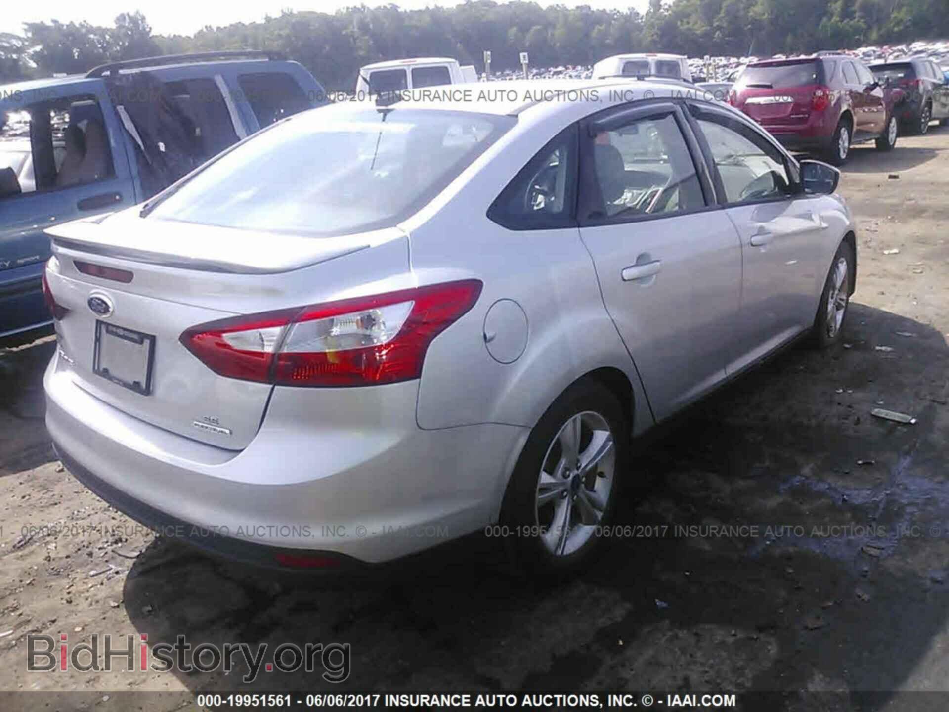 2012 Ford Focus - VIN: 1FAHP3F20CL433013 - Photo 4
