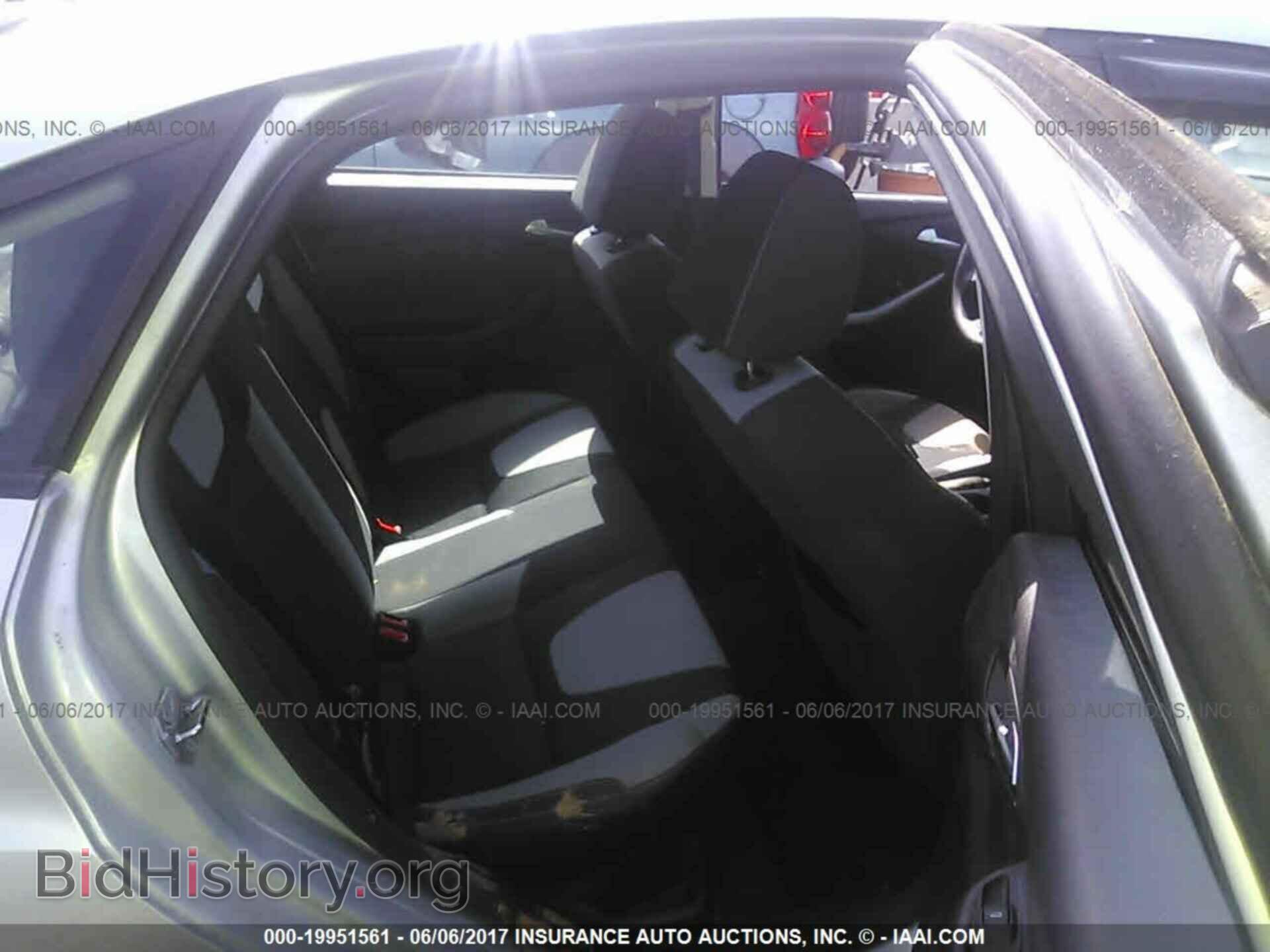 2012 Ford Focus - VIN: 1FAHP3F20CL433013 - Photo 8