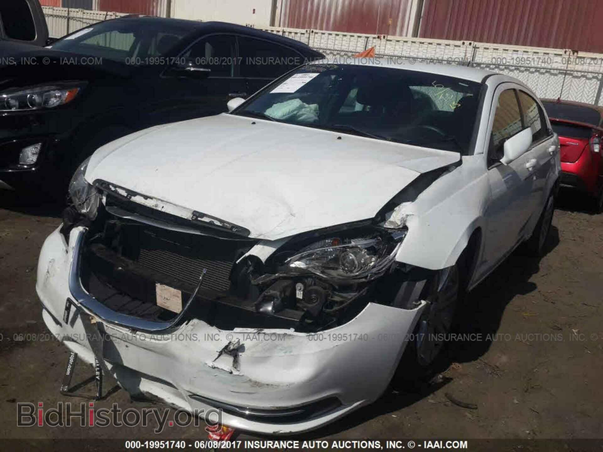 2012 Chrysler 200 - VIN: 1C3CCBAB3CN184247 - Фото 2