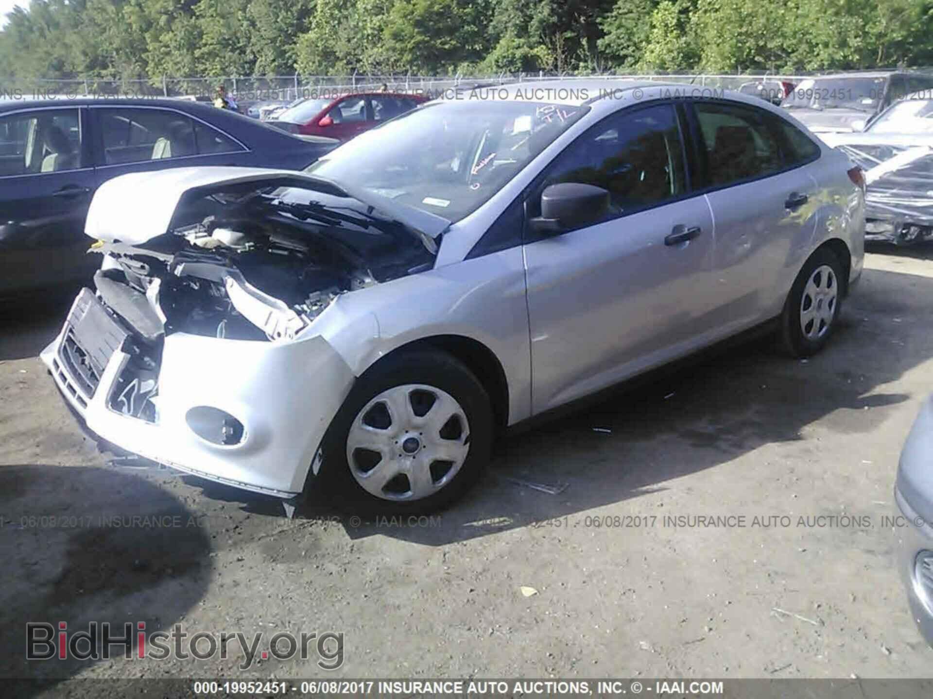 2013 Ford Focus - VIN: 1FADP3E21DL326456 - Фото 2