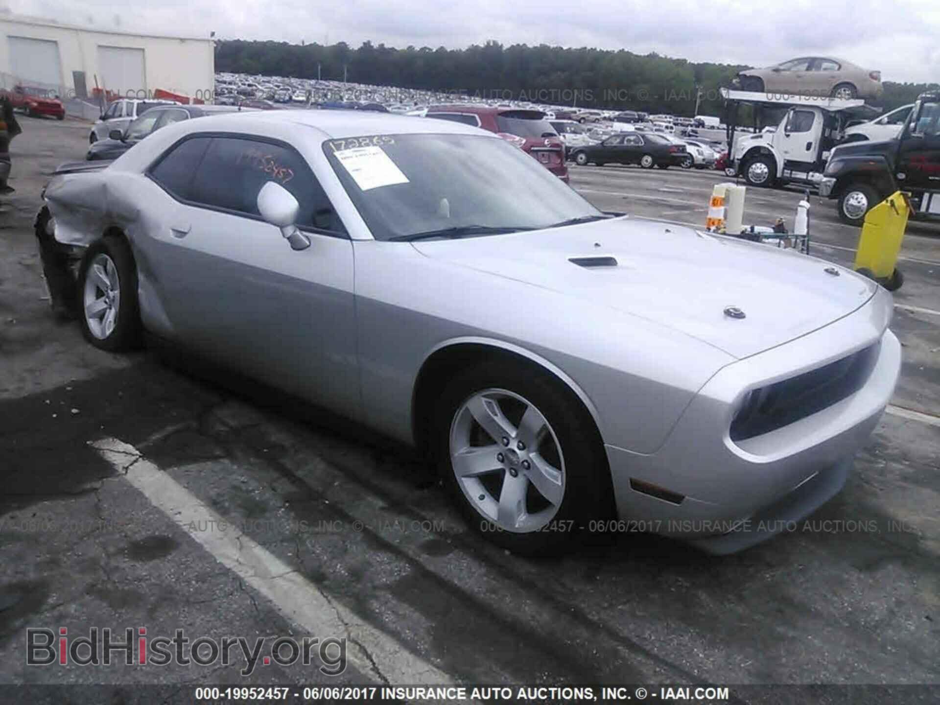 Photo 2C3CDYAG0CH131025 - Dodge Challenger 2012