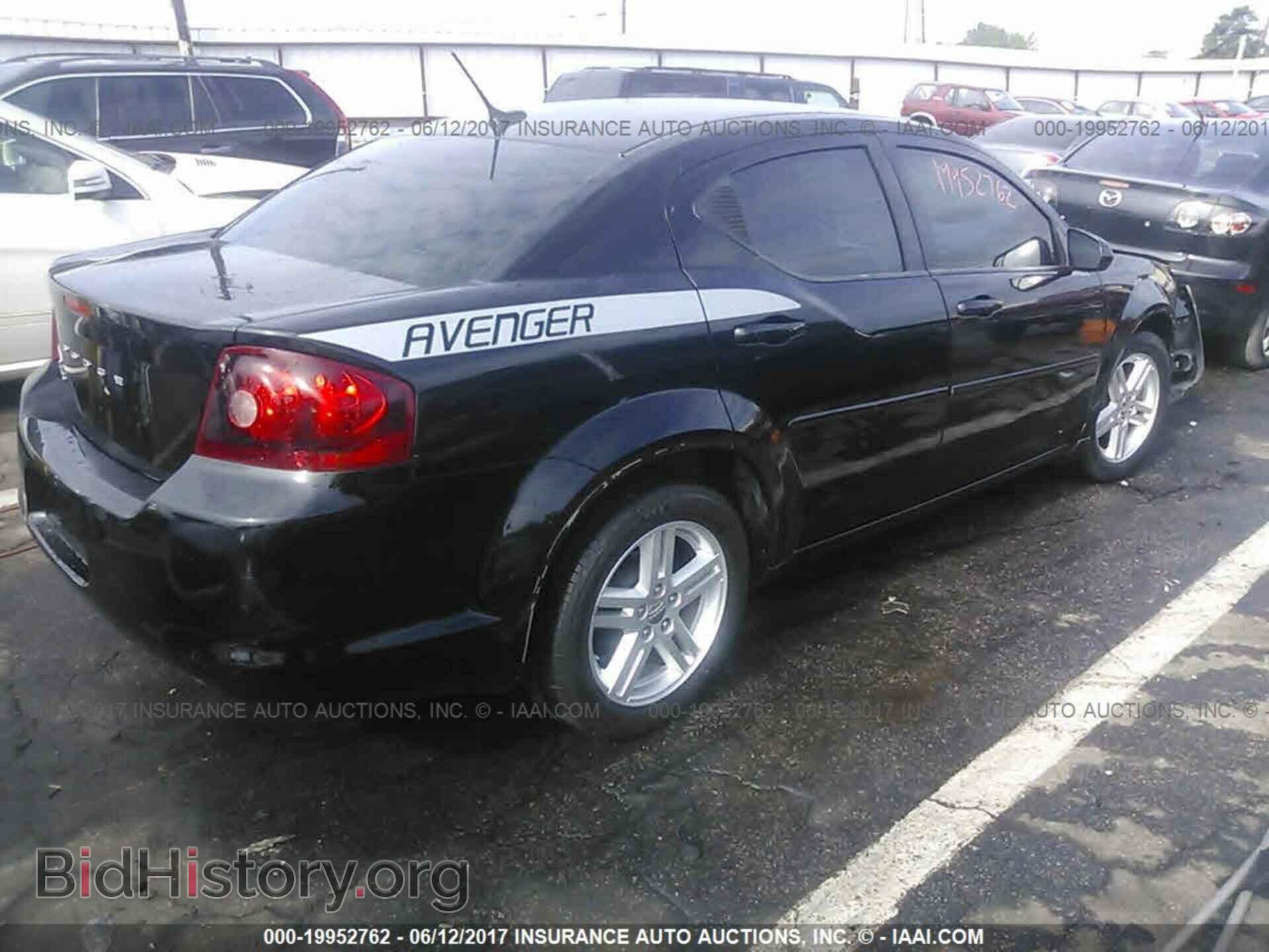 2011 Dodge Avenger - VIN: 1B3BD1FB3BN565166 - Фото 4