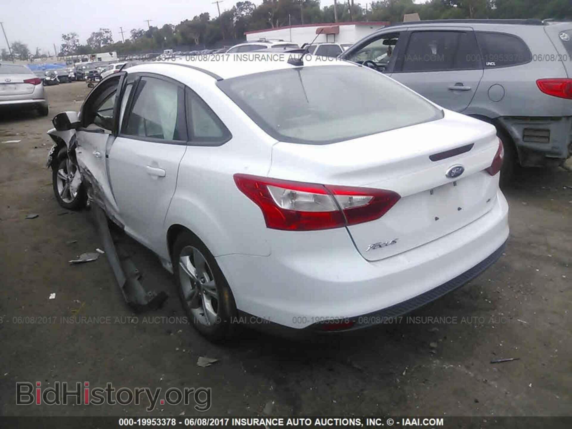 2014 Ford Focus - VIN: 1FADP3F22EL156429 - Фото 3