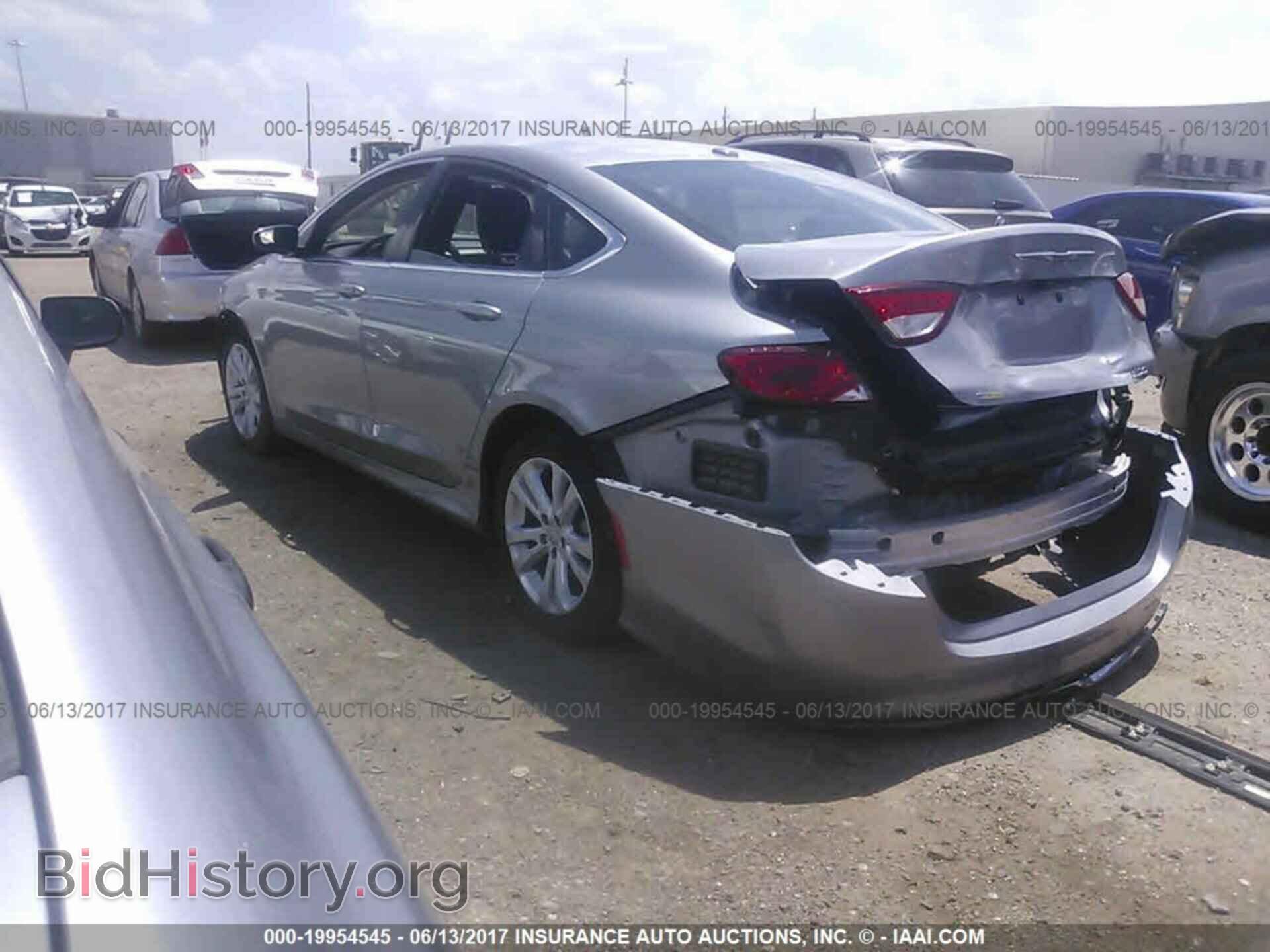 2015 Chrysler 200 - VIN: 1C3CCCAB5FN723915 - Photo 3
