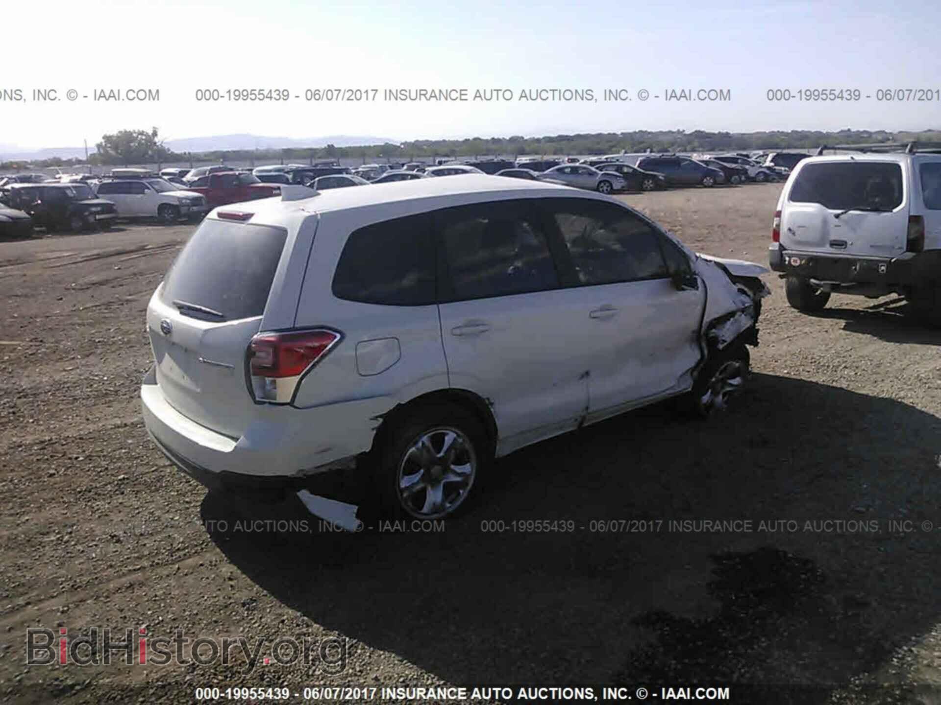 2017 Subaru Forester - VIN: JF2SJAAC8HG514459 - Photo 4
