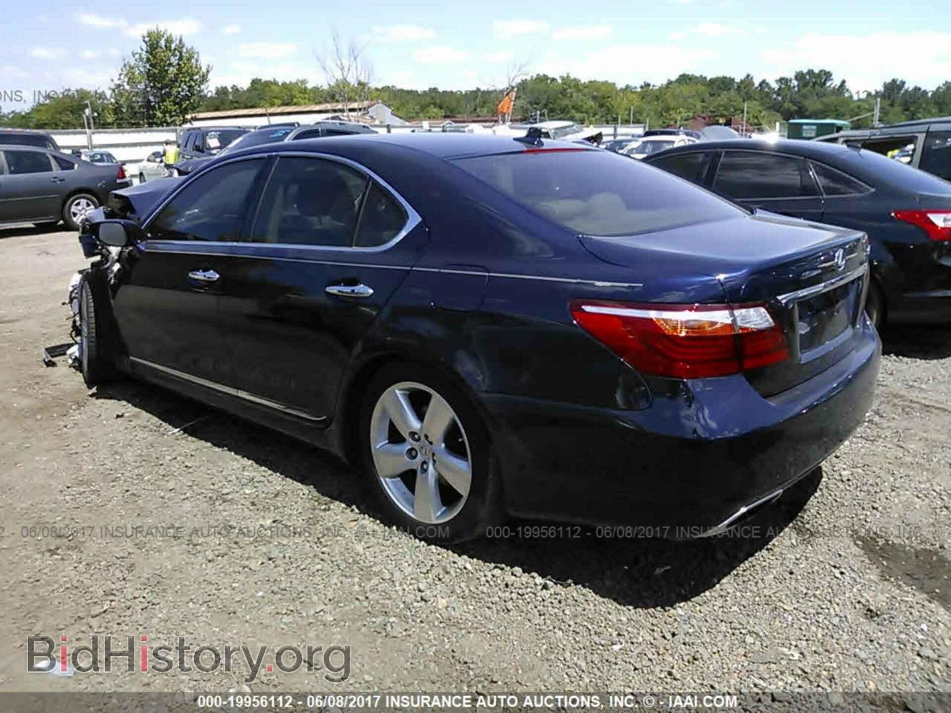 2011 Lexus Ls - VIN: JTHBL5EF2B5105069 - Photo 3