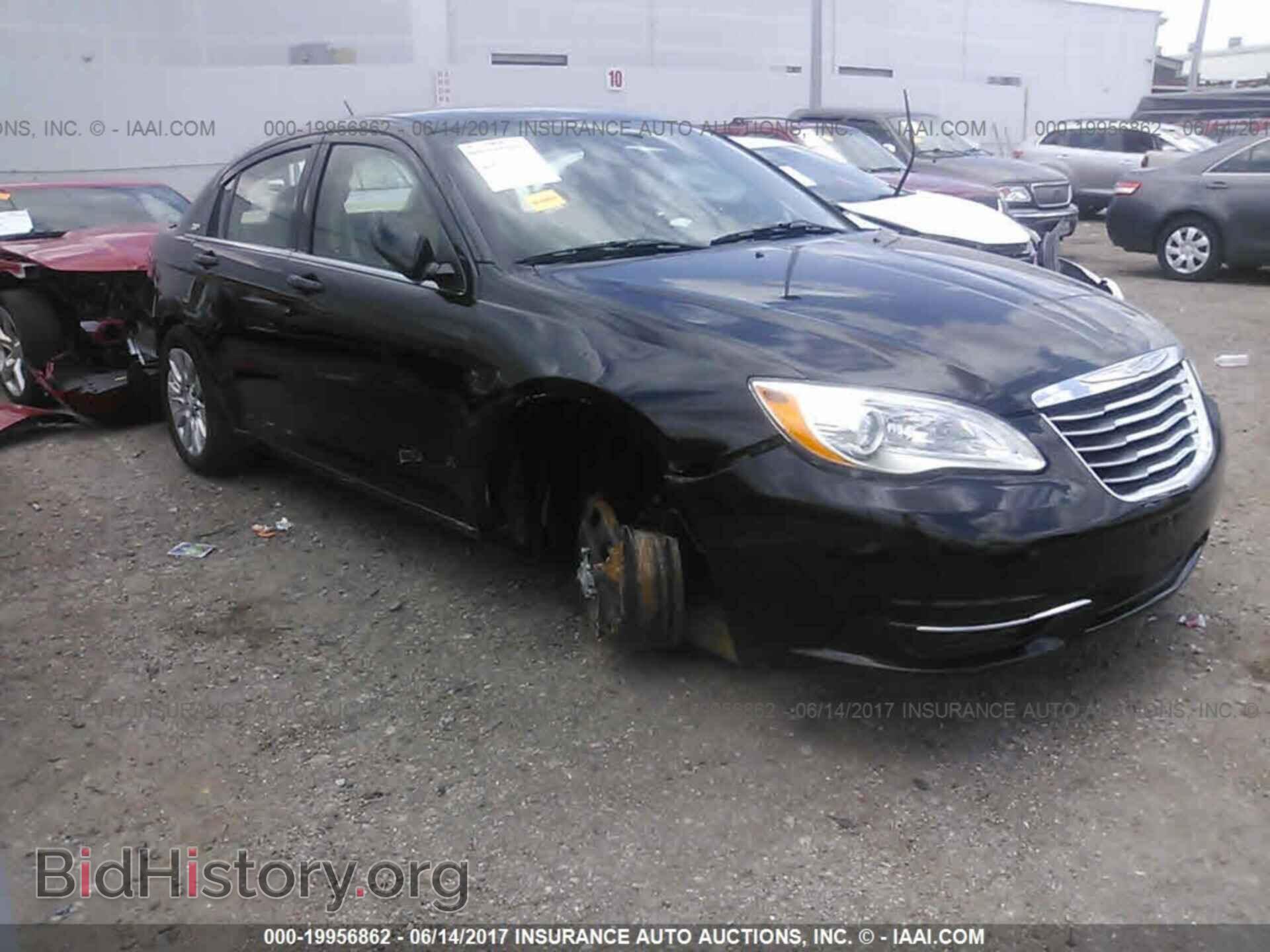Photo 1C3CCBAB9EN140899 - Chrysler 200 2014