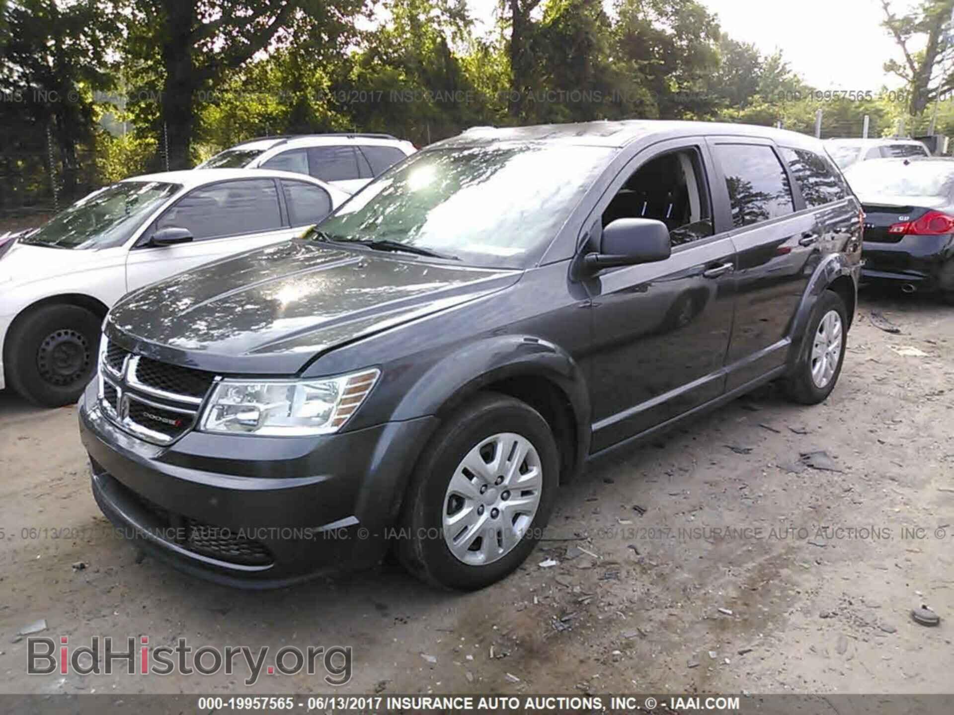 2015 Dodge Journey - VIN: 3C4PDCAB5FT736593 - Фото 2