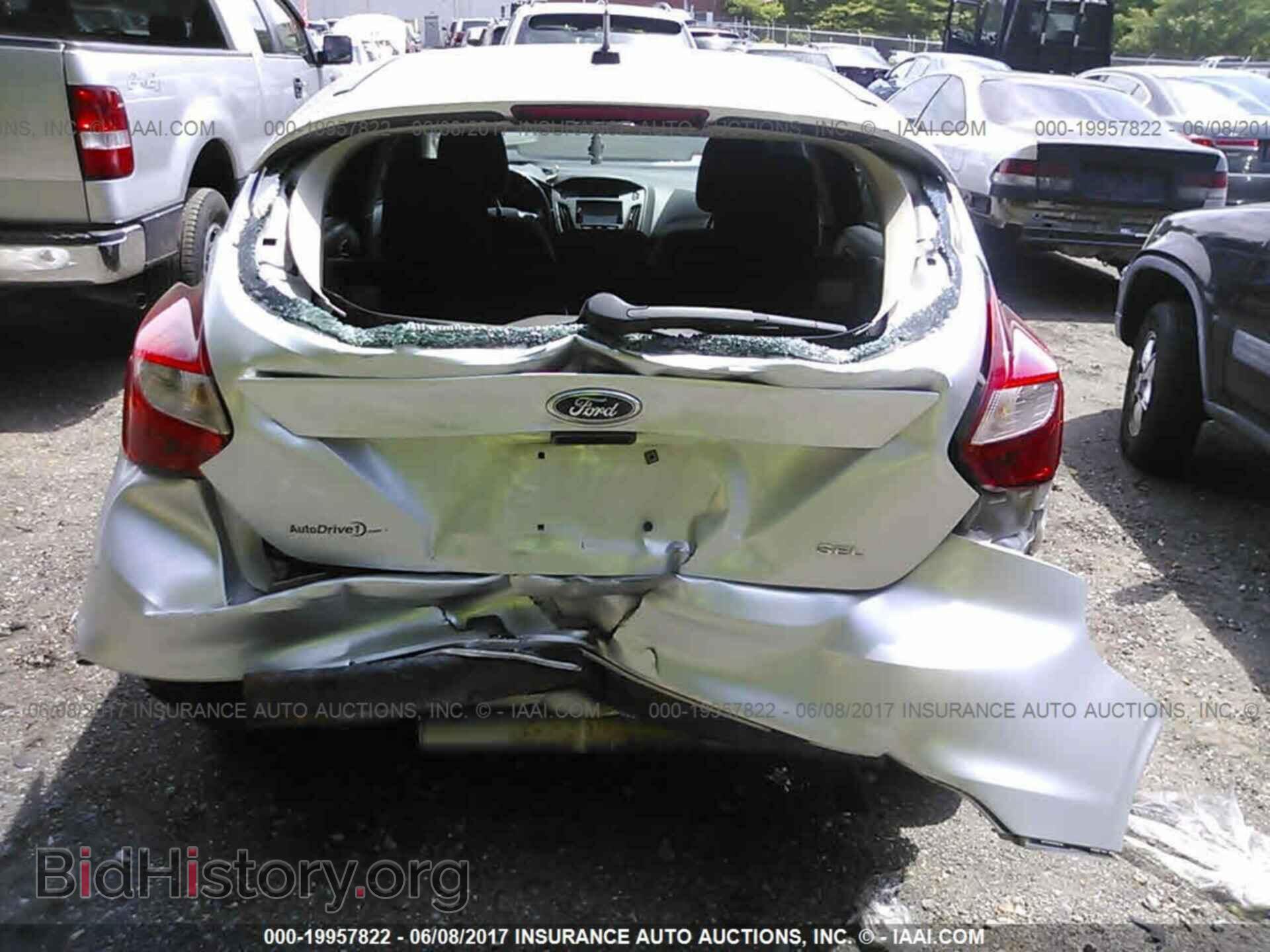 2012 Ford Focus - VIN: 1FAHP3M25CL331452 - Photo 6