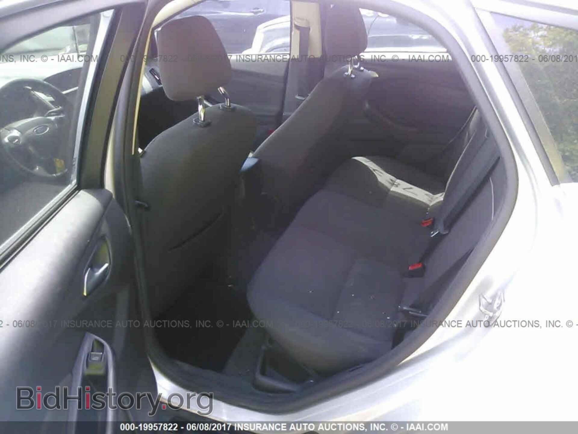 2012 Ford Focus - VIN: 1FAHP3M25CL331452 - Photo 8