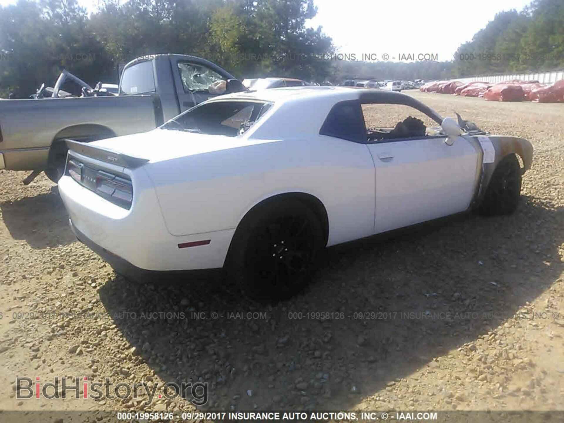 2015 Dodge Challenger - VIN: 2C3CDZC98FH834462 - Photo 4
